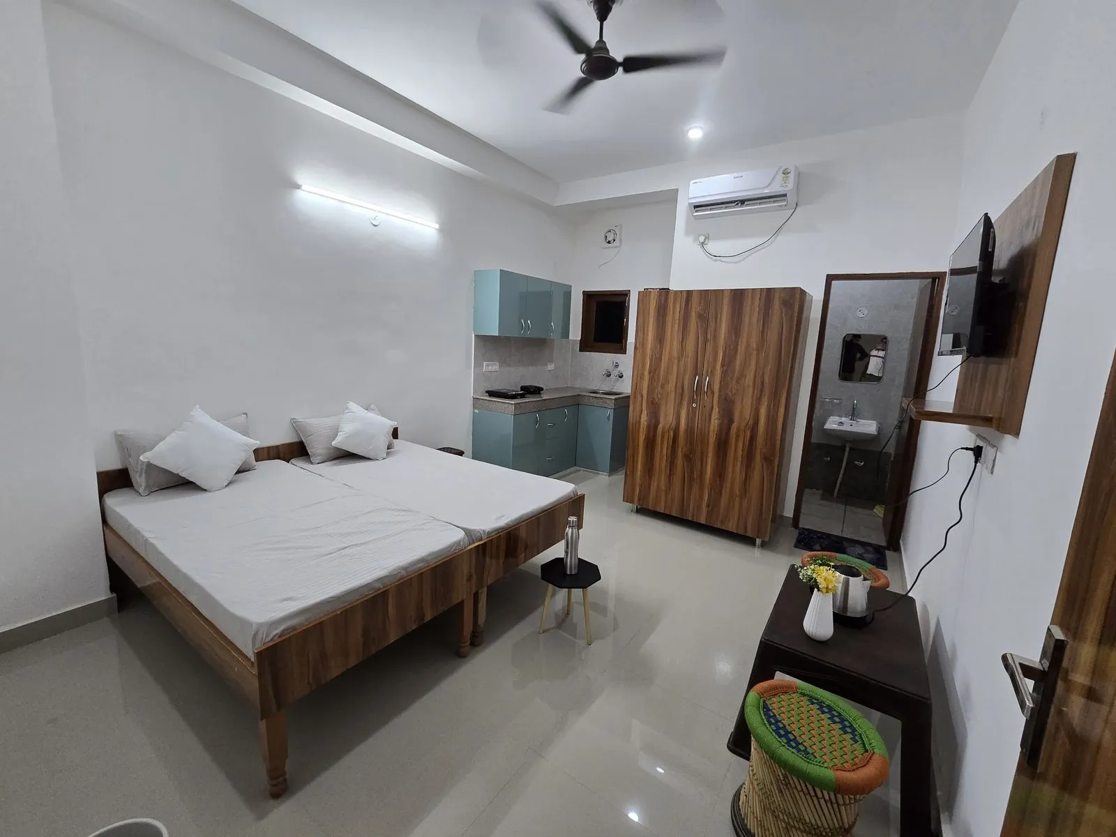 1 Rk Fully Furnished Room for rent in Aklimpur - Gurugram