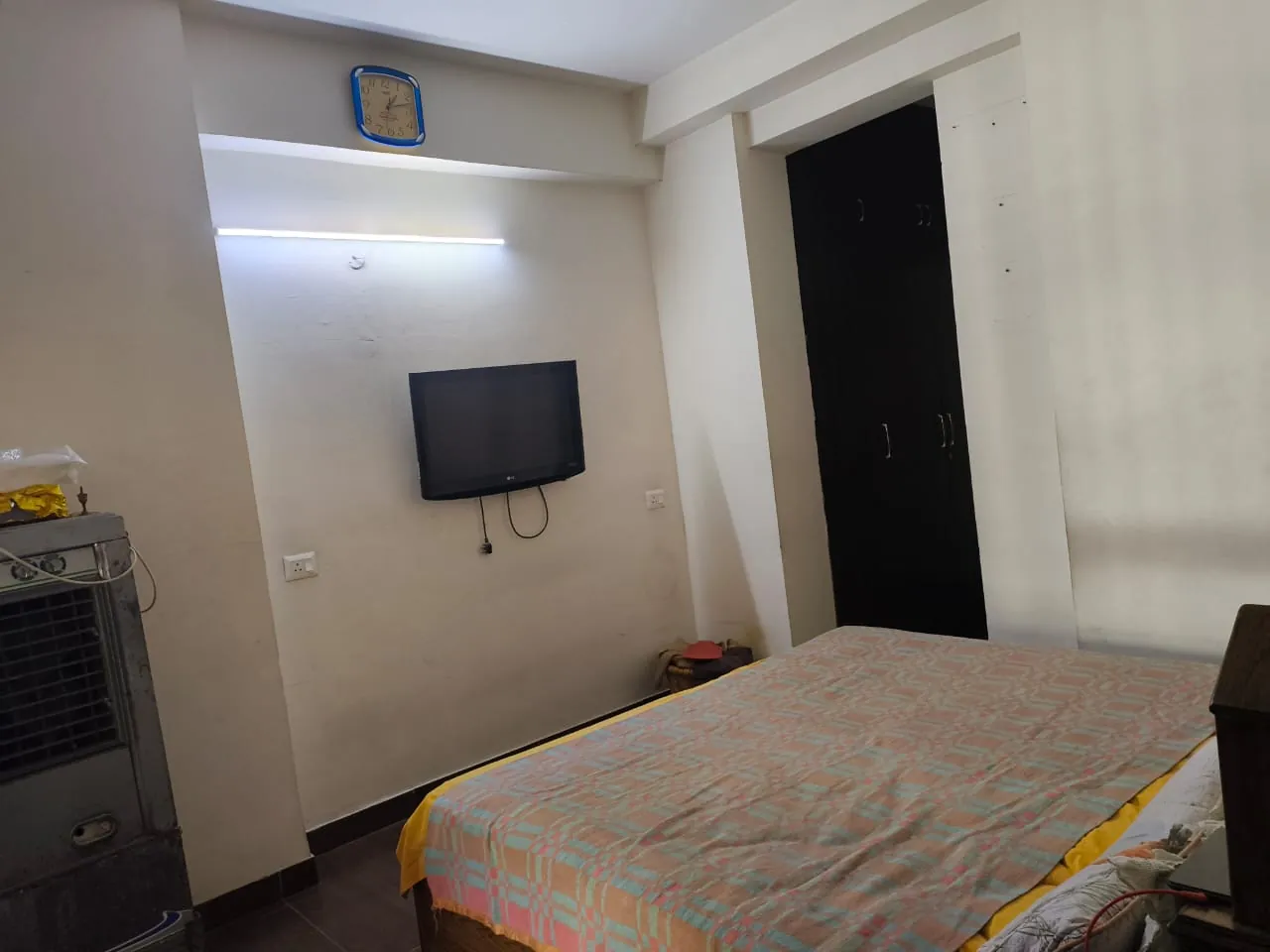 2 BHK Semi Furnished Apartment for rent in GH-01 Gaur Noida