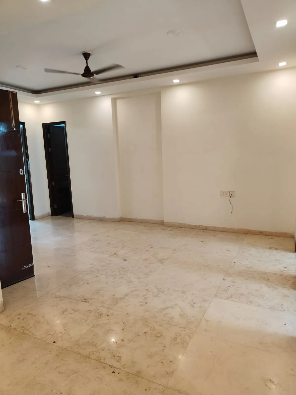 3 BHK + 1 Semi Furnished Apartment for rent in Golf Course Gurugram