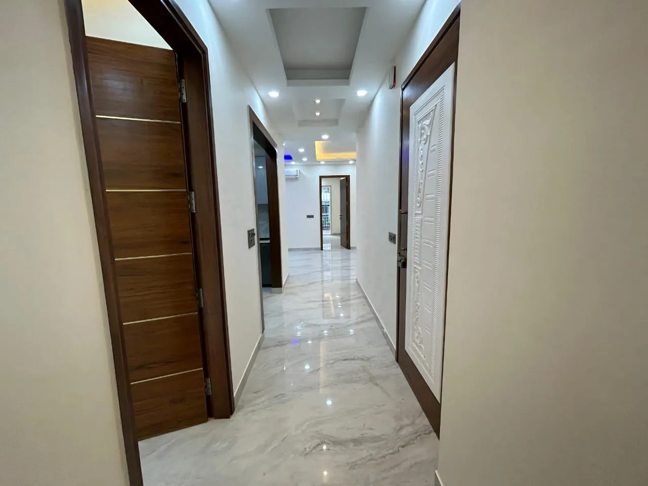 4 BHK Semi Furnished Apartment for rent in Chittaranjan Park New Delhi