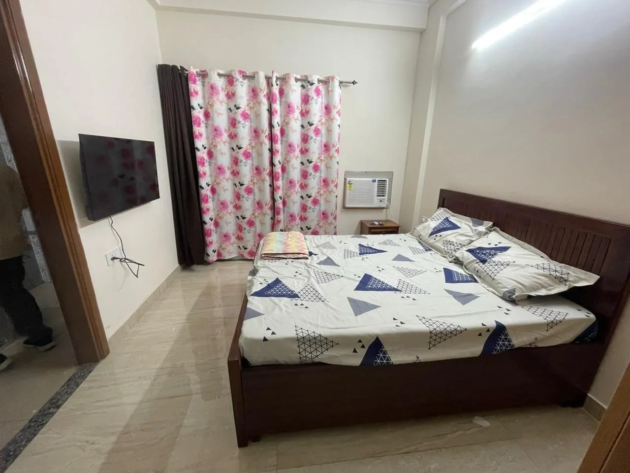 1 BHK Fully Furnished Independent Floor for rent in DLF Phase Gurugram