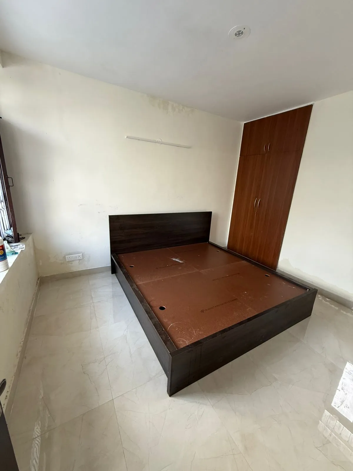 1 Rk Semi Furnished Apartment for rent in DLF Phase Gurugram