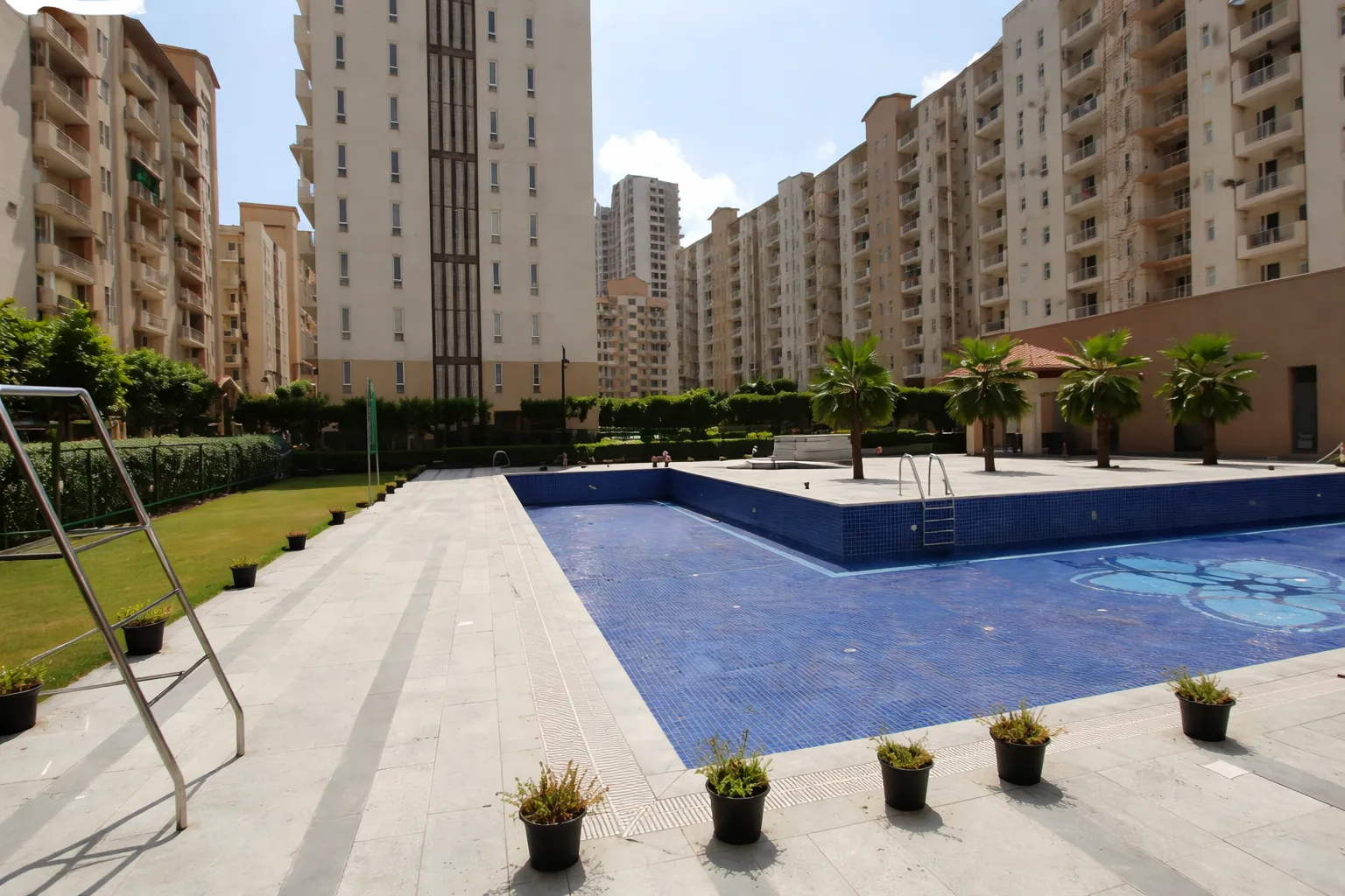 4 BHK Semi Furnished Apartment for rent in Palm Hills Gurugram