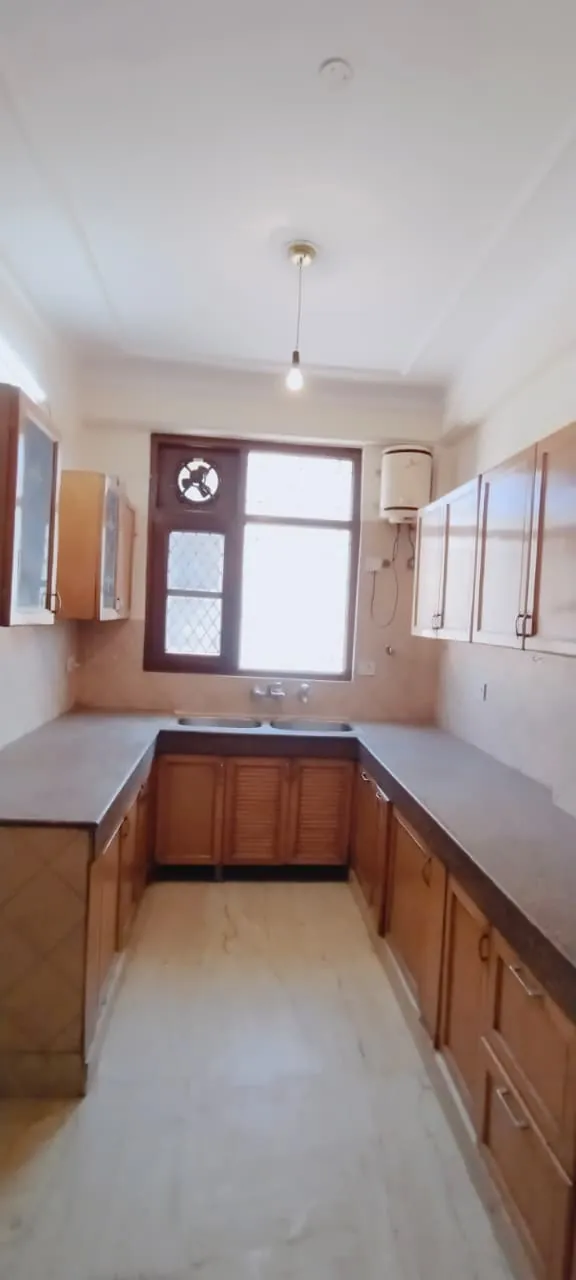 3 BHK Semi Furnished Independent Floor for rent in South City Gurugram