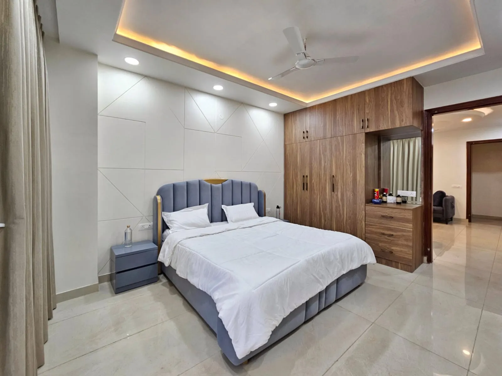1 BHK Fully Furnished Room for rent in DLF Phase Gurugram