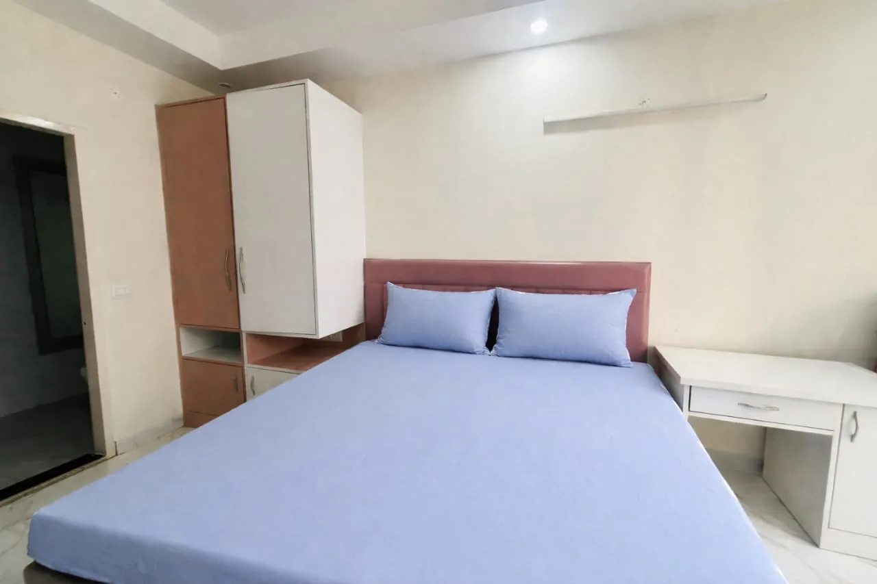 1 Rk Fully Furnished Room for rent in Sushant Lok Gurugram