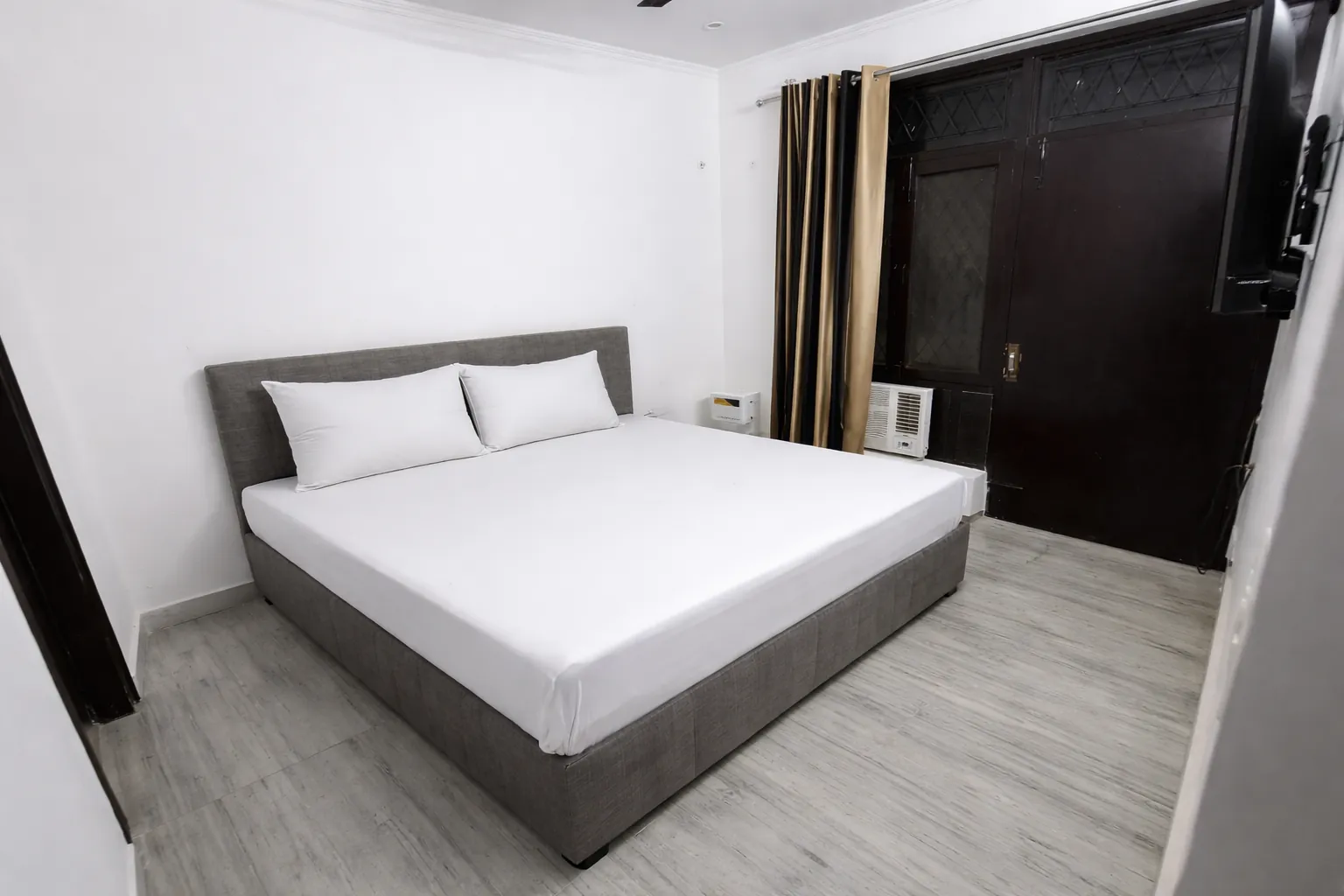 1 BHK Fully Furnished Room for rent in F37G+9PC Sushant Gurugram