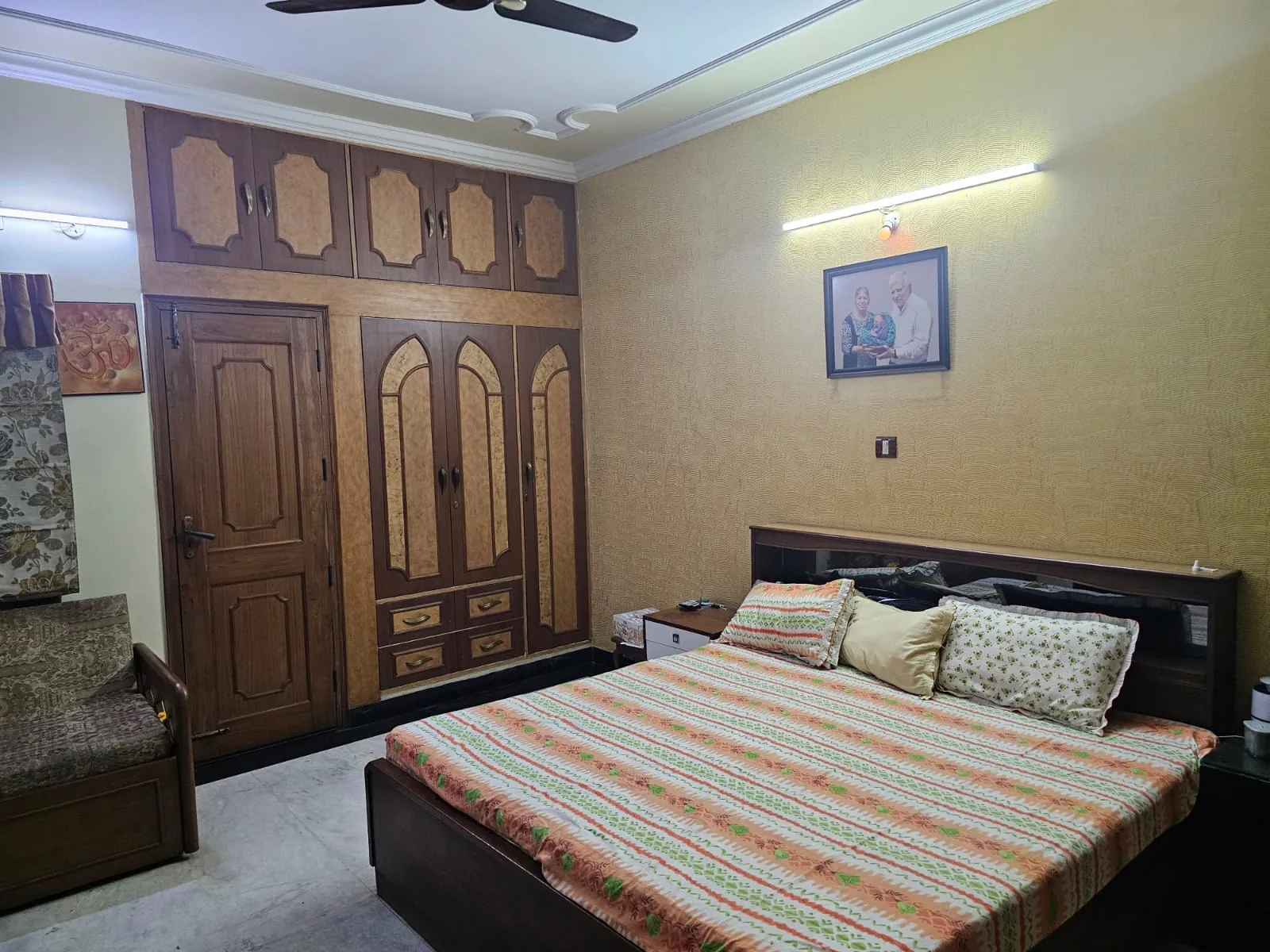 4 BHK Fully Furnished Room for rent in Sector 12 Noida