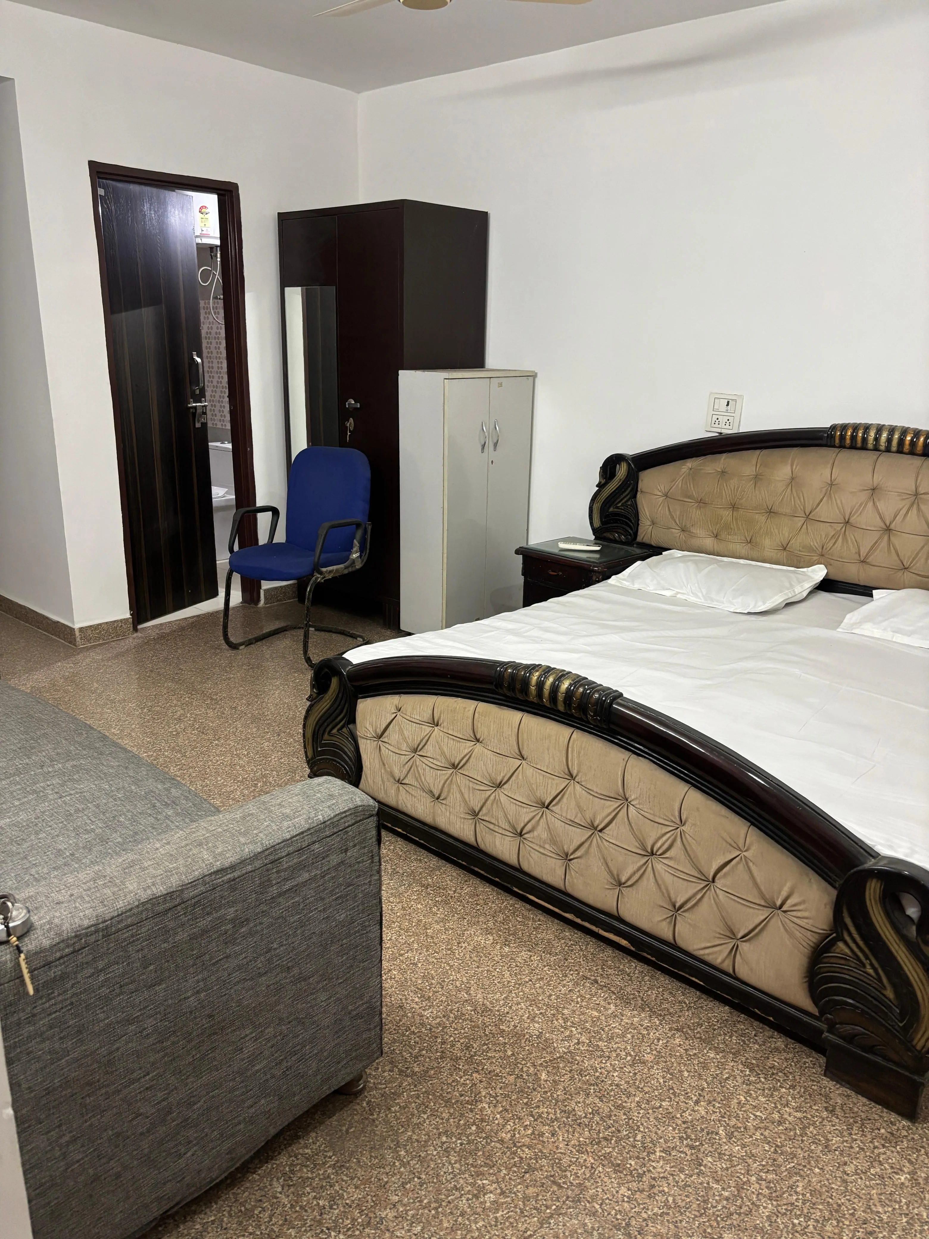 1 Rk Fully Furnished Independent Floor for rent in Sector 42 Gurugram