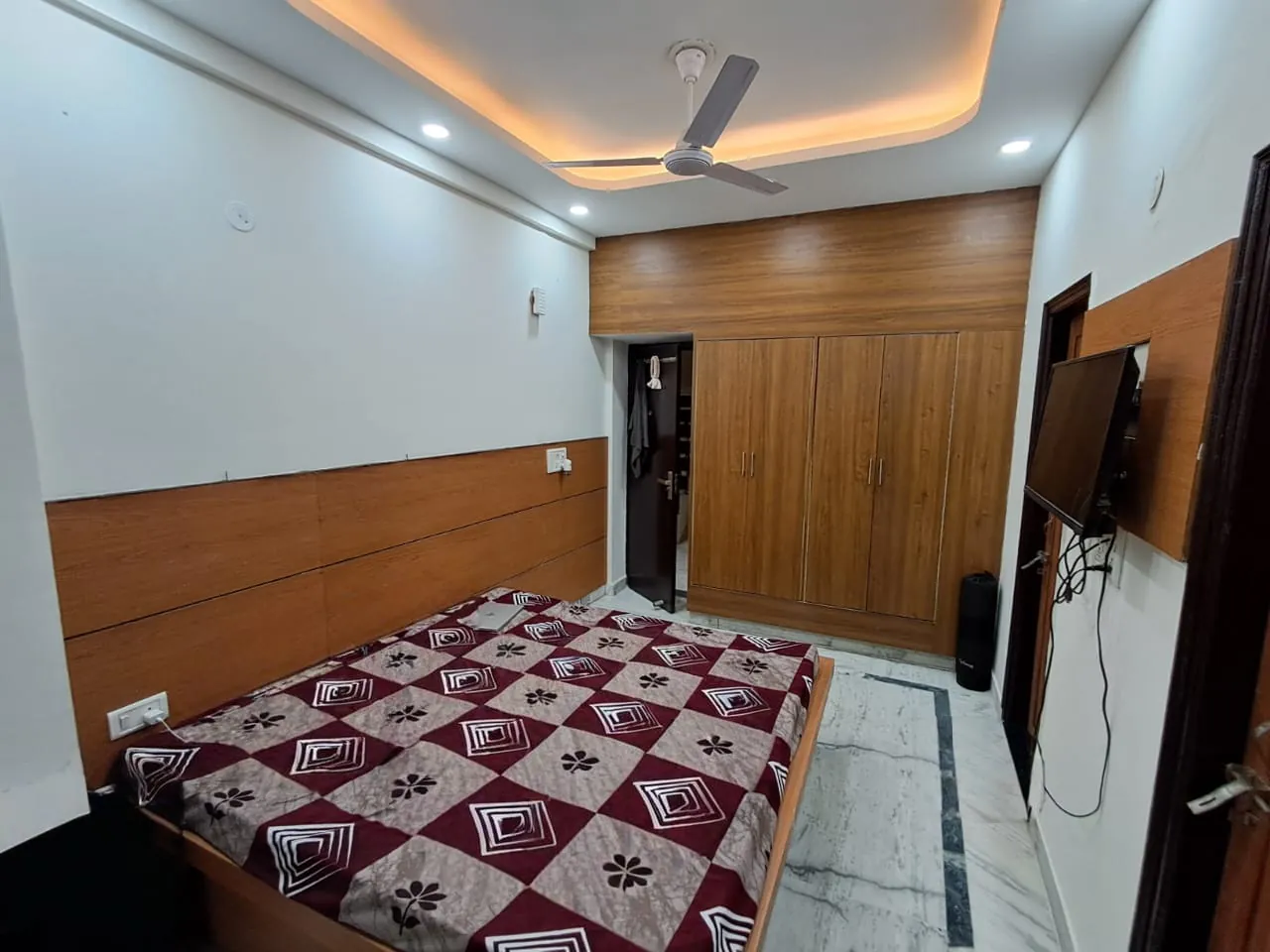 1 Rk Fully Furnished Independent Floor for rent in DLF Phase Gurugram