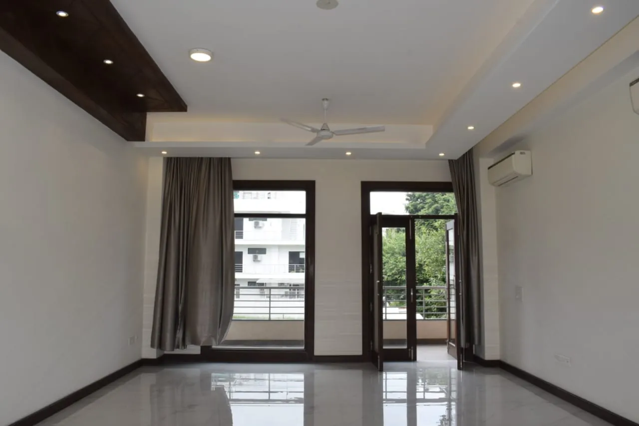 3 BHK Semi Furnished Apartment for rent in Sector 54 Gurugram