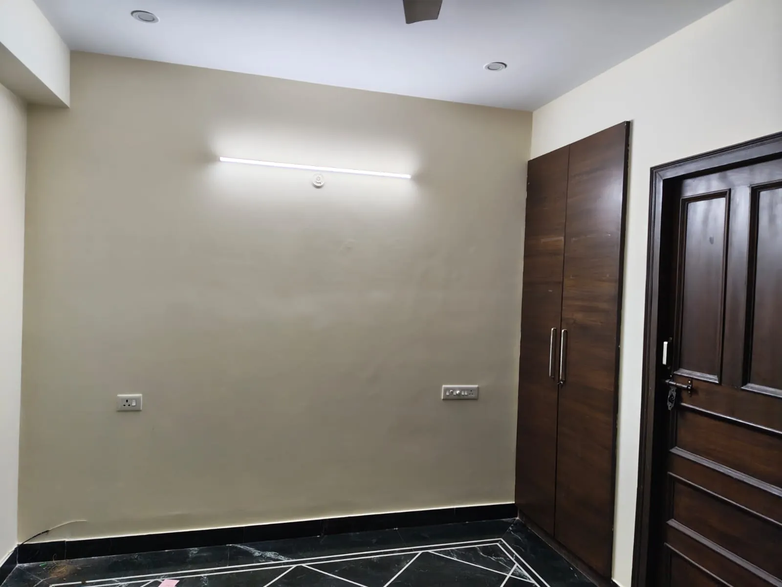 1 Rk Semi Furnished Independent Floor for rent in Sector 57 Gurugram