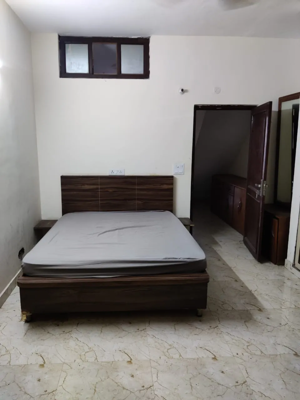 1 BHK Fully Furnished Independent Floor for rent in DLF Phase Gurugram