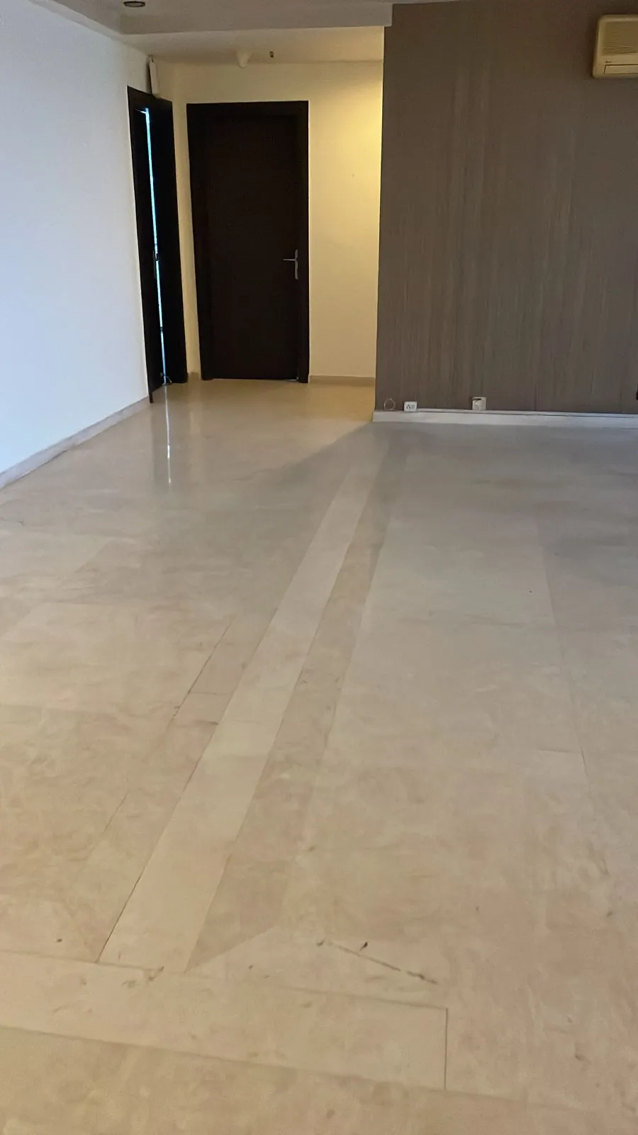 4 BHK Semi Furnished Apartment for rent in DLF Phase Gurugram