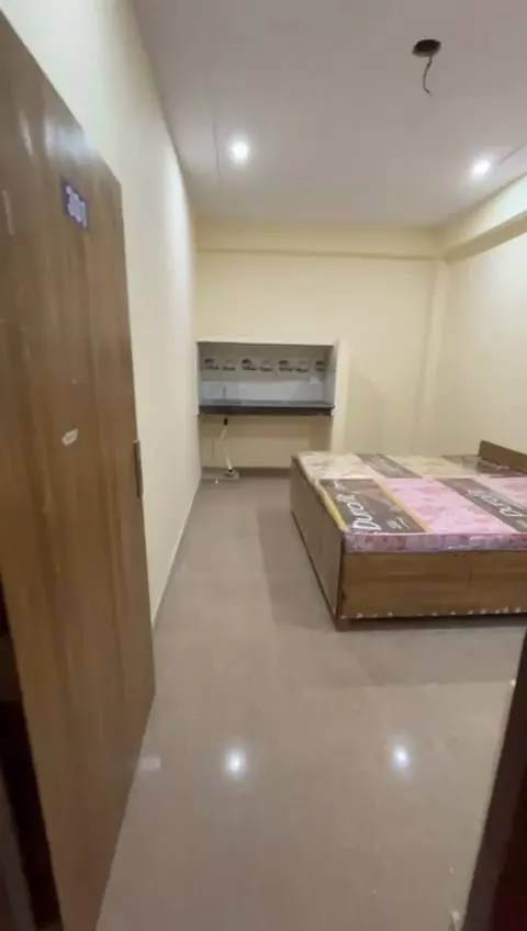 1 Rk Semi Furnished Room for rent in Sector 127 Noida