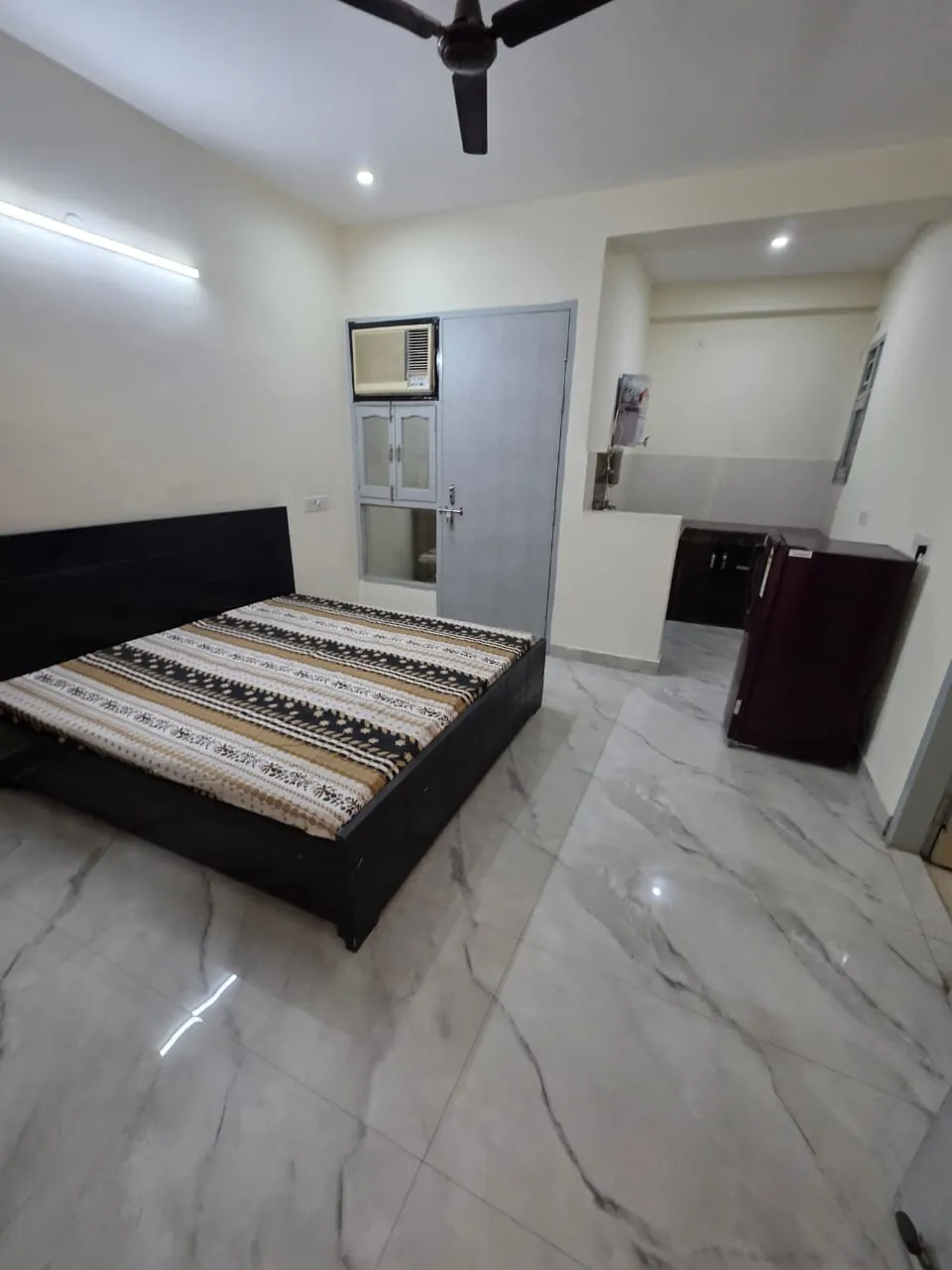 1 Rk Independent Floor