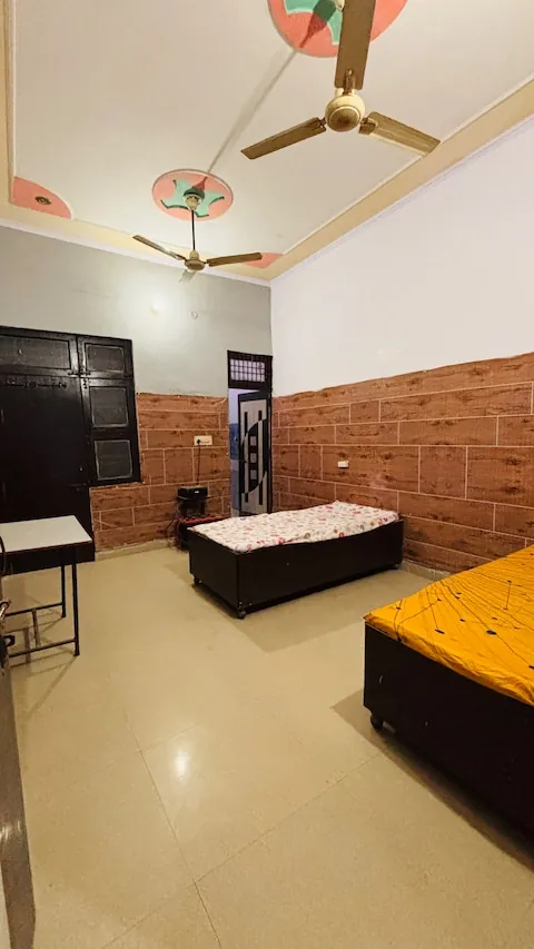 Ss Sadan Paying Guest and Hostel