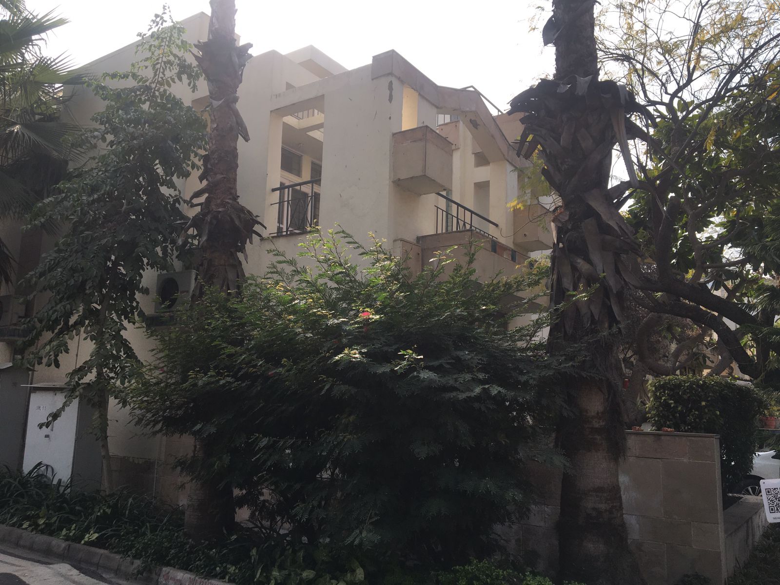 4 BHK + 1 Fully Furnished Villa for rent in Nirvana Country Gurugram