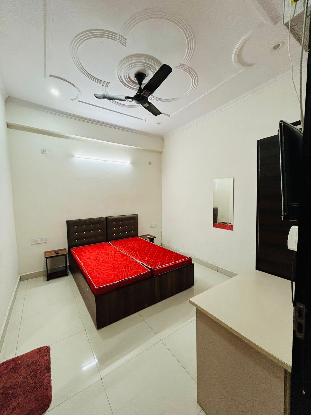 Co-Living PG for Rent in Sector 70, Noida | Furnished Rooms, Wi-Fi