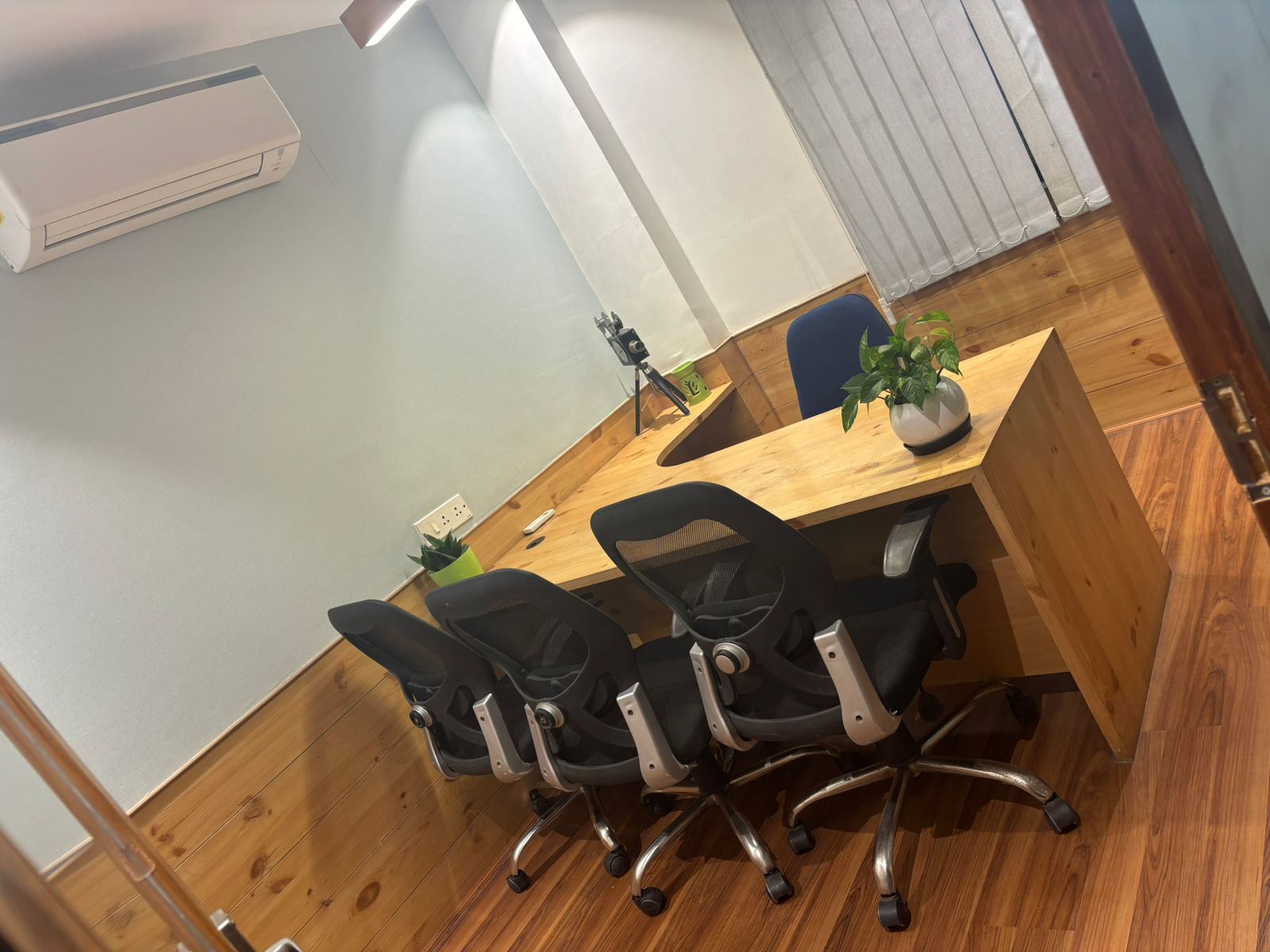 Ready to Move-In Office Space | 2500 Sq Ft | Phase IV Udyog Vihar, Sector 18, Gurgaon