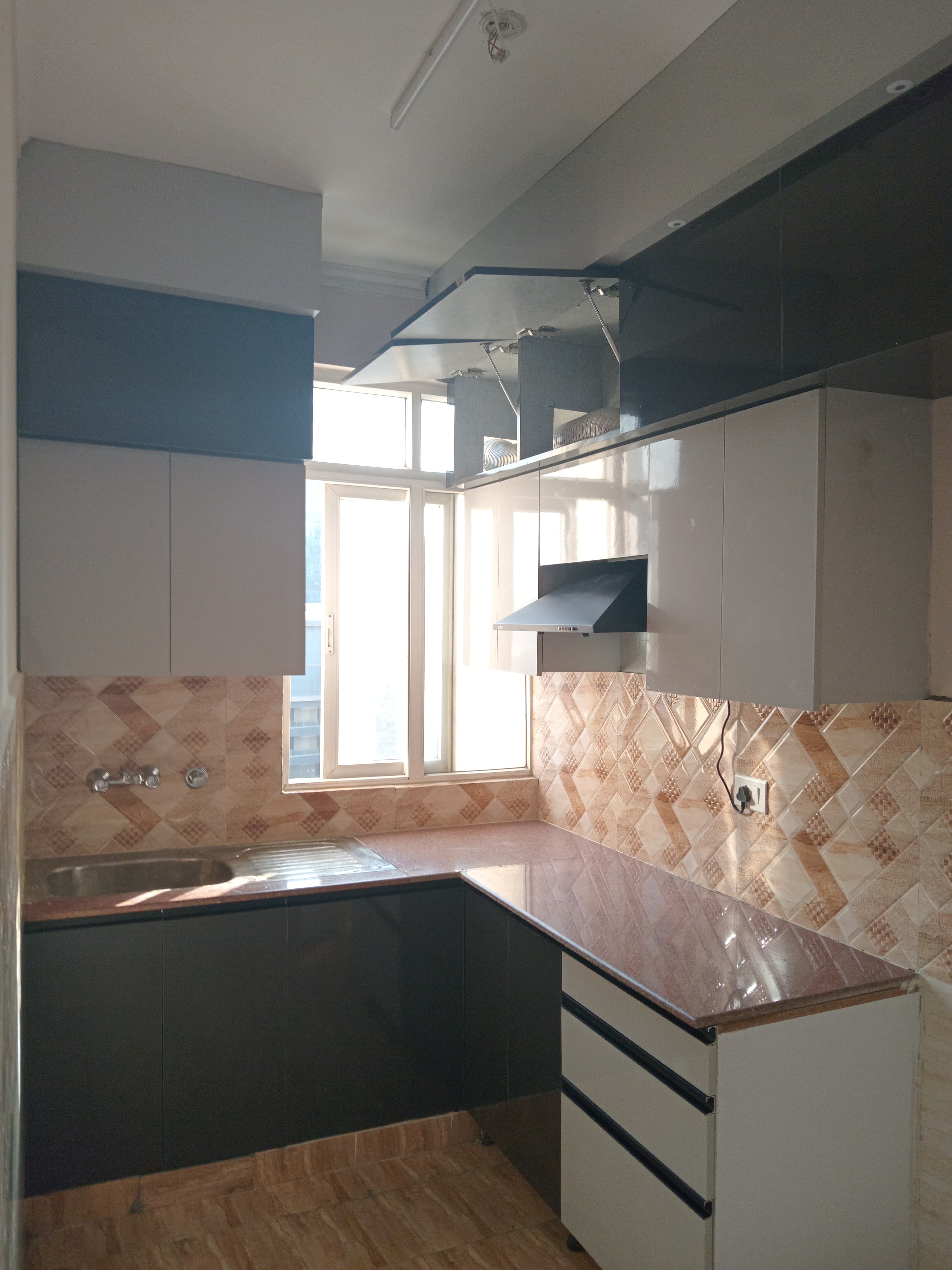 3 BHK Semi-Furnished Flat for Rent in Sector 4, Greater Noida