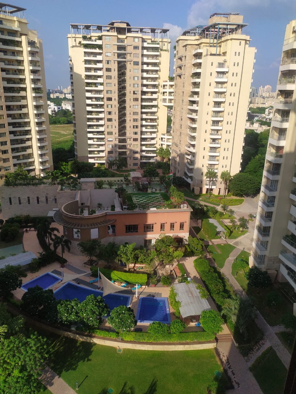 4 BHK + 1 Semi Furnished Flat for Rent in Sector 30, Gurugram