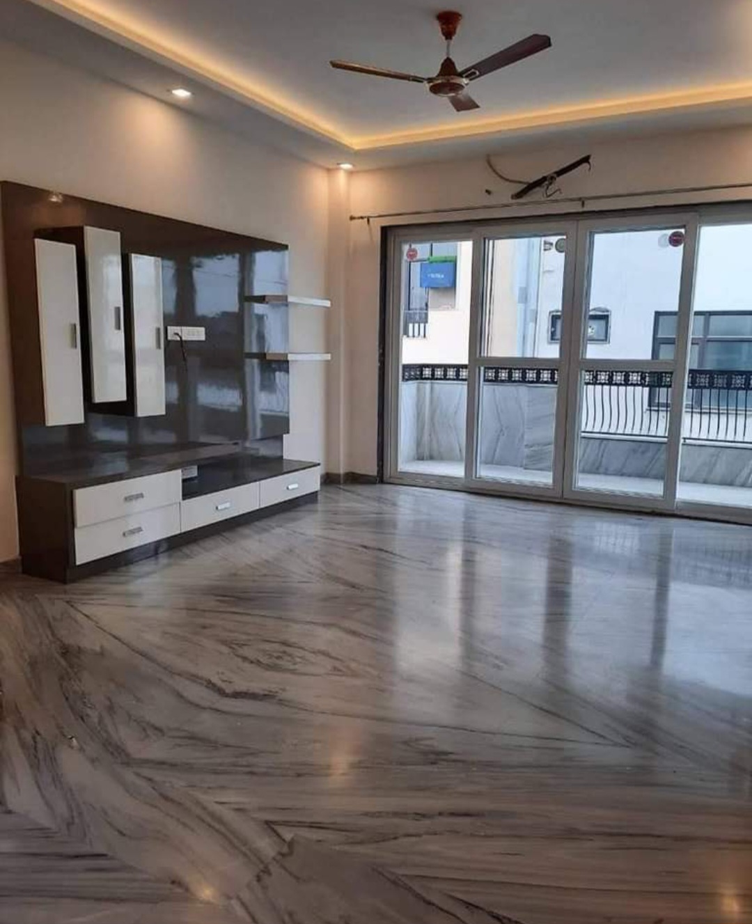 2 BHK Semi Furnished Flat for Rent in Sector 45, Gurugram
