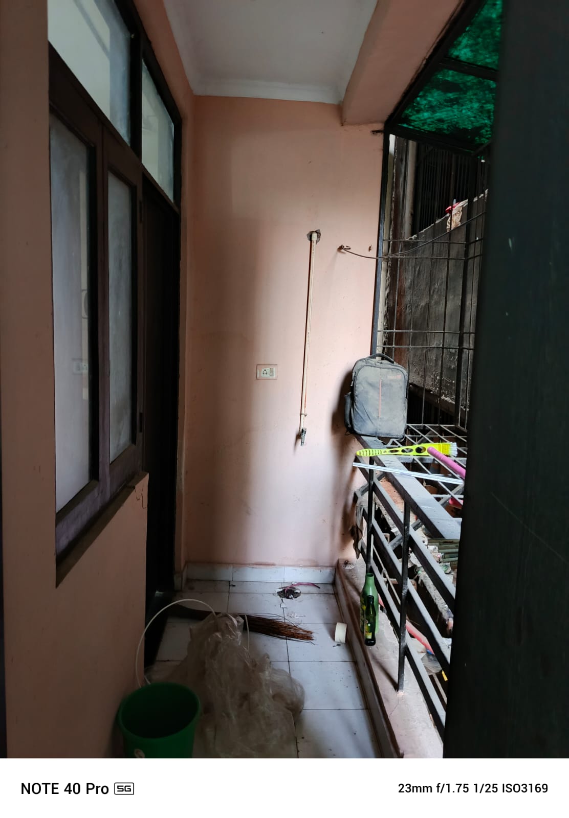 1 BHK Semi-Furnished Flat for Rent in Sector 70, Greater Noida