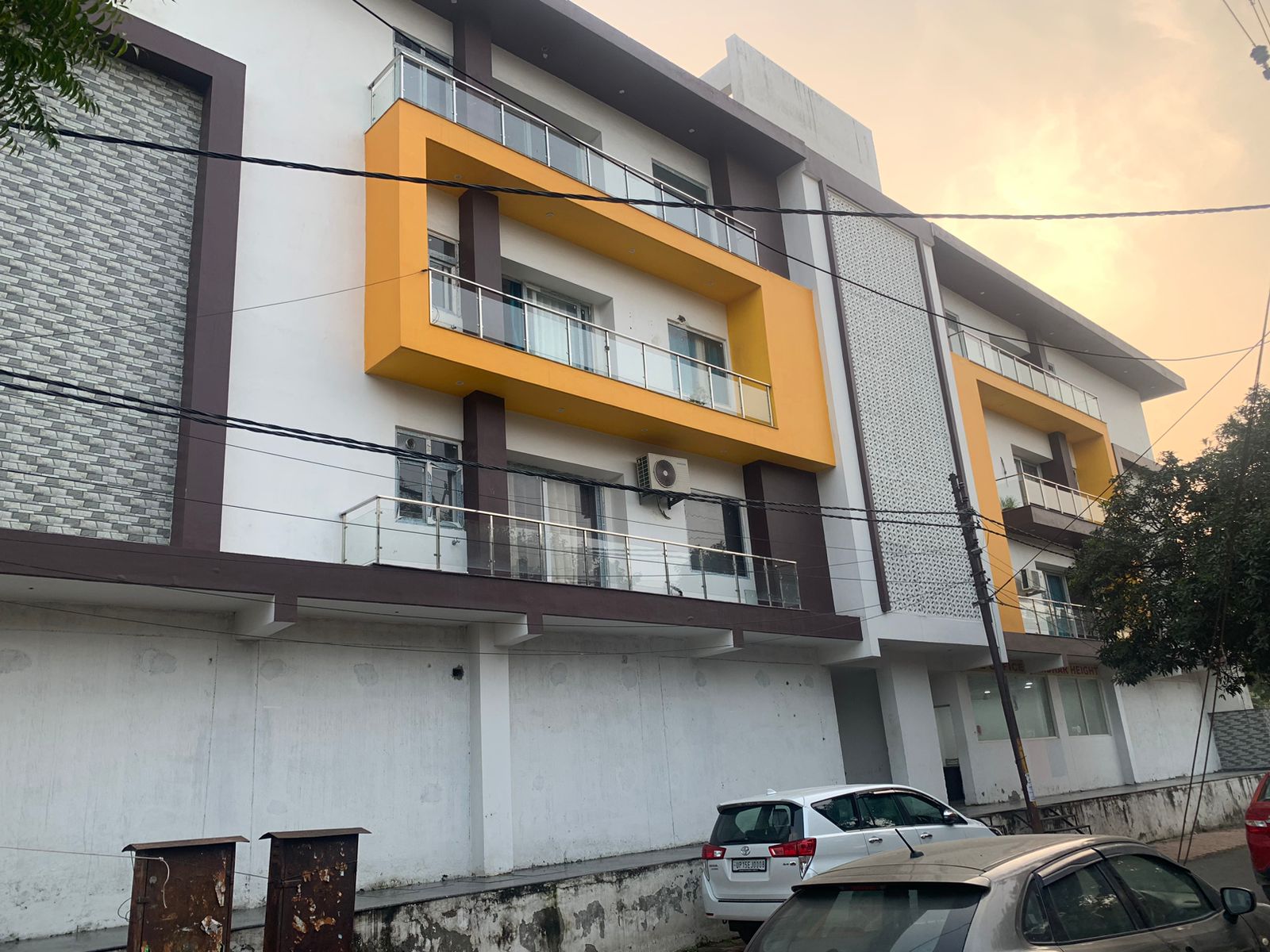 2 BHK Semi Furnished Flat for Rent in Meerut