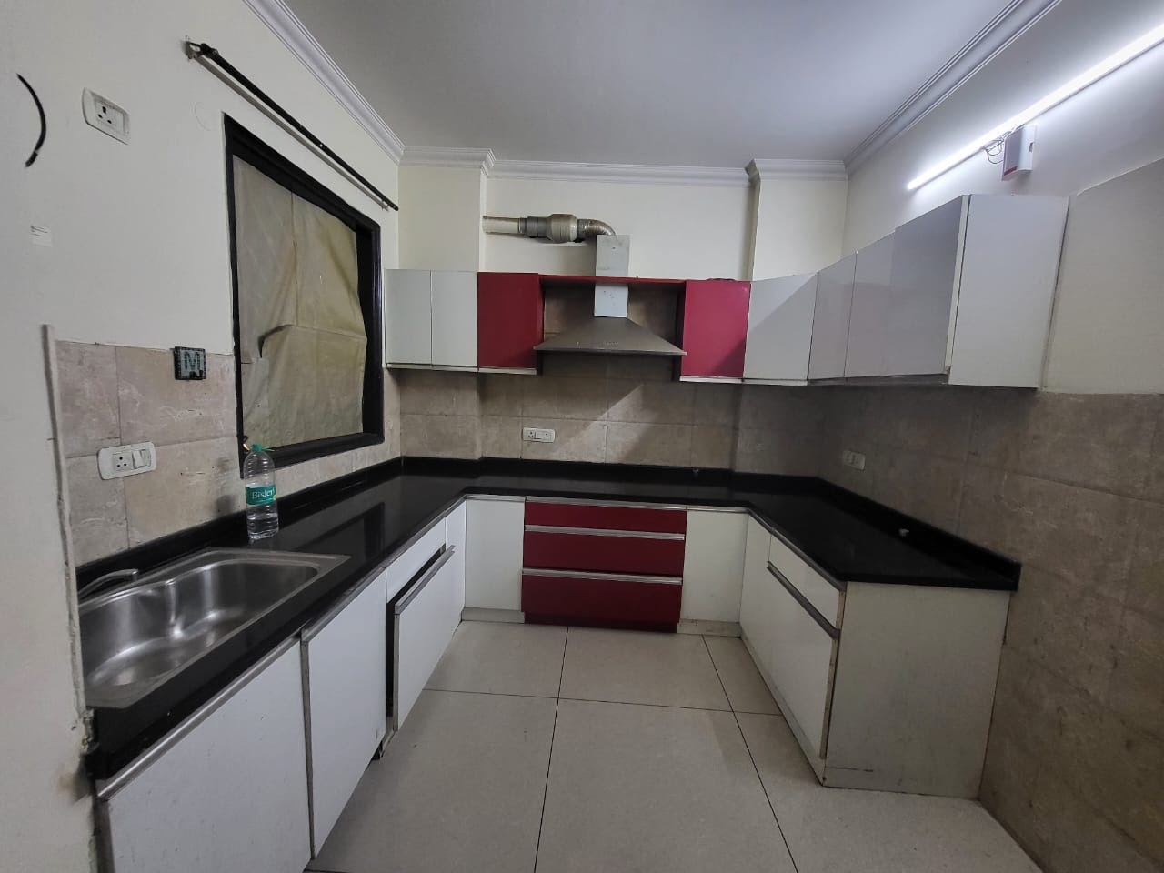 Rent a 2 BHK Semi-Furnished Flat in Sector 45, Gurgaon