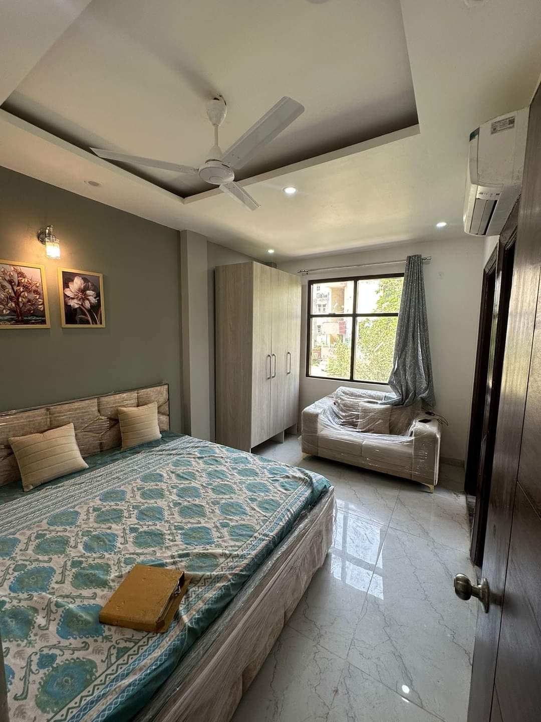 2 BHK + 1 Flat for Rent in Sector 24, Gurugram