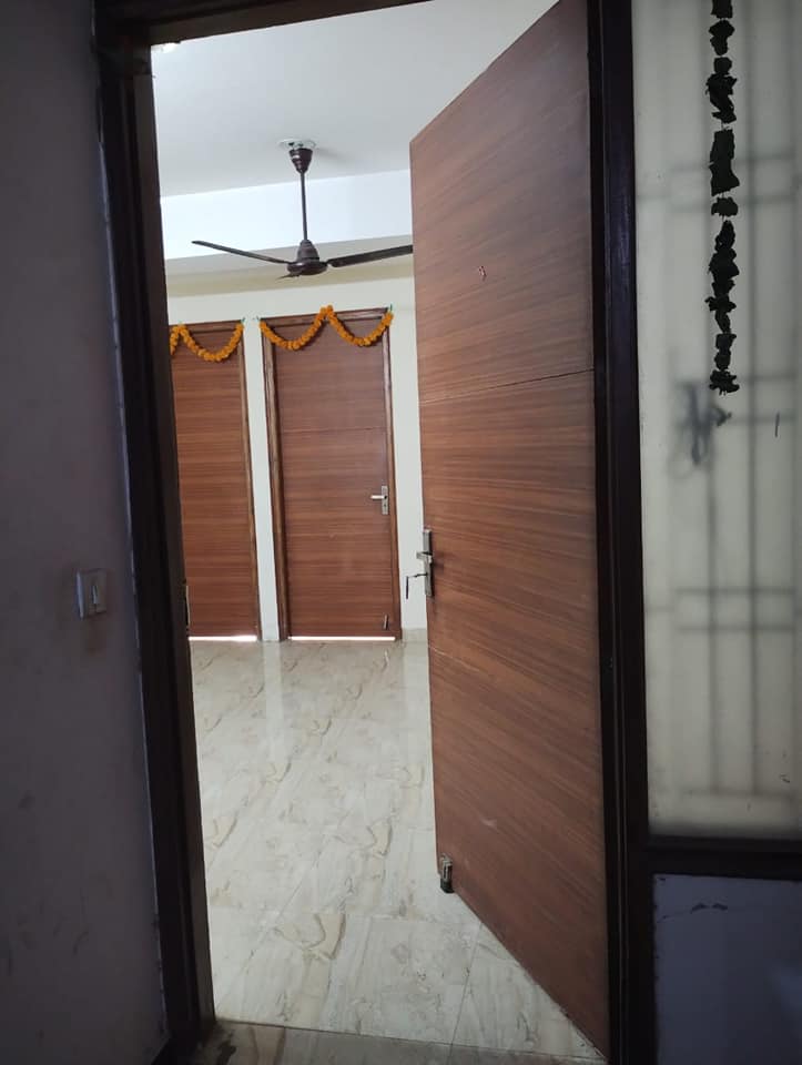 3 BHK Semi-Furnished Flat in Sector 110, Noida
