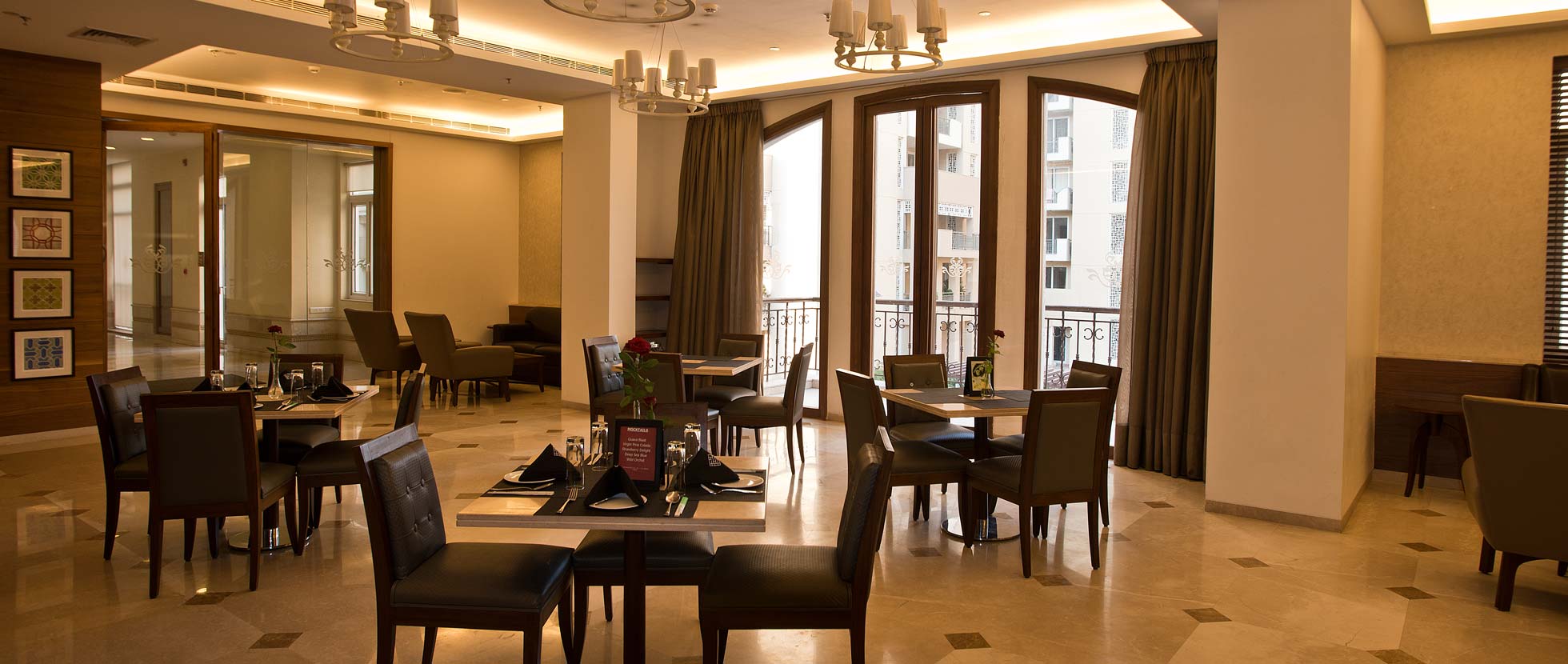 3 BHK + 1 Semi Furnished Apartment in DLF Phase IV,Gurugram
