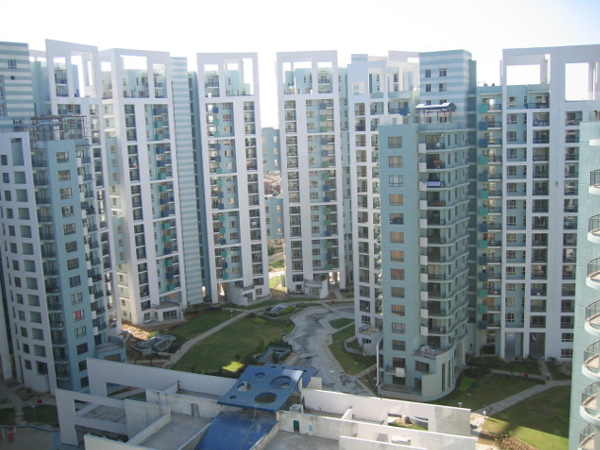 3 BHK + 1 Semi-Furnished Flat for Rent in Sector 50, Gurugram