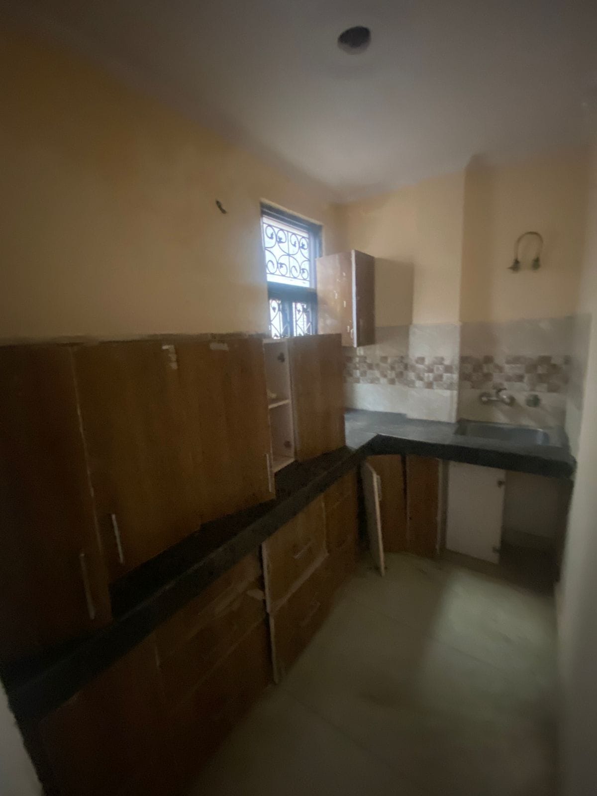 2 BHK Flat for Rent in Sector 9, Rohini