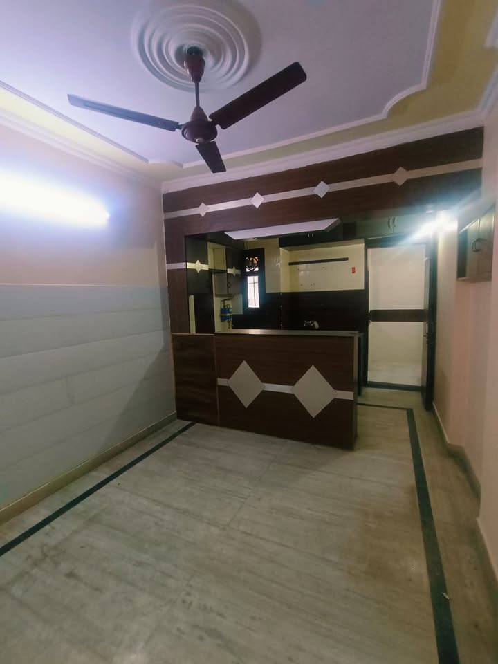 1 BHK Semi-Furnished Flat for Rent in Sector 4 Dwarka, Delhi