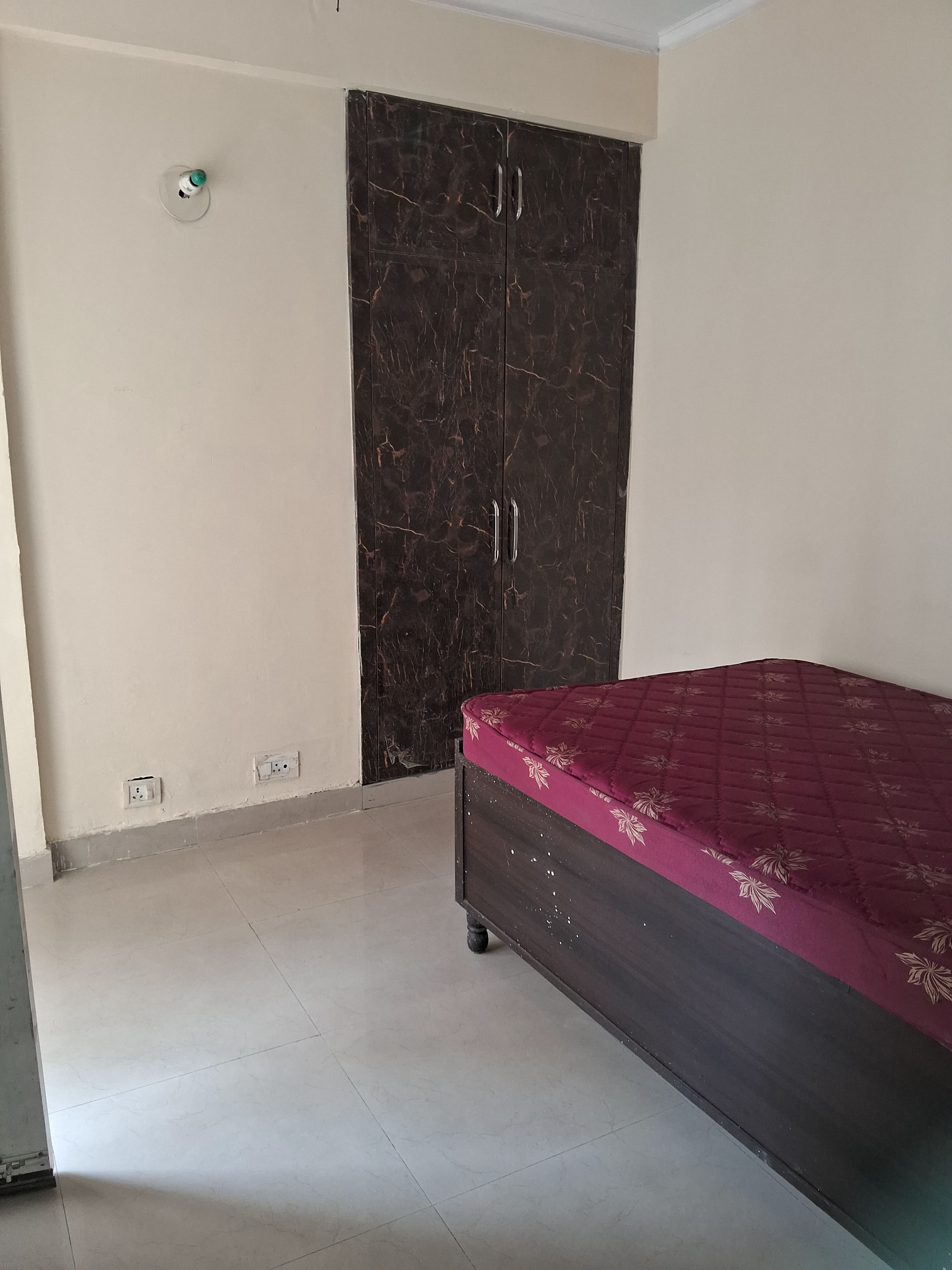 Best Boys PG Accommodation in Sector 73, Noida