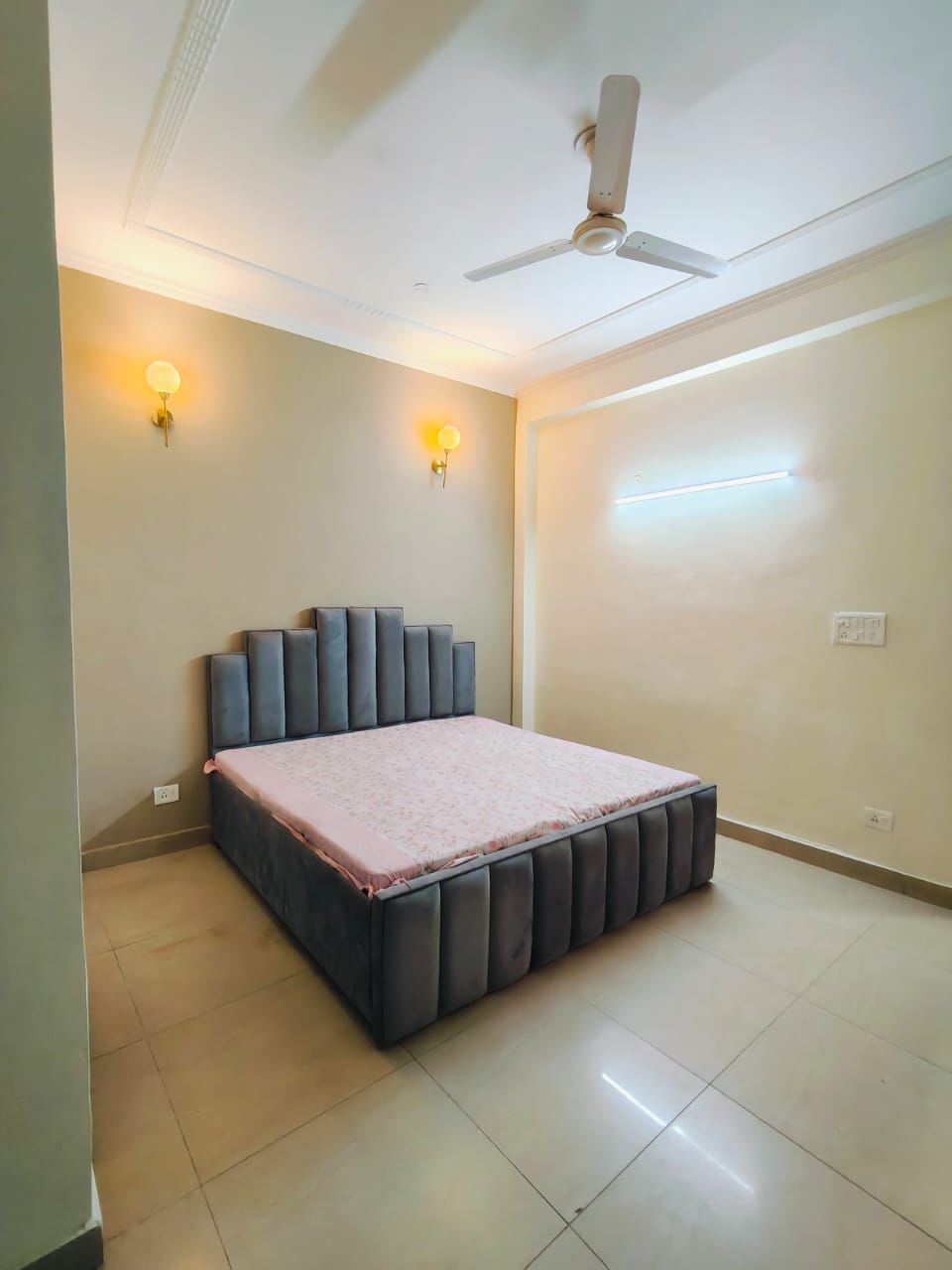 1 BHK Semi Furnished Builder Floor for Rent in Ramesh Nagar, Delhi