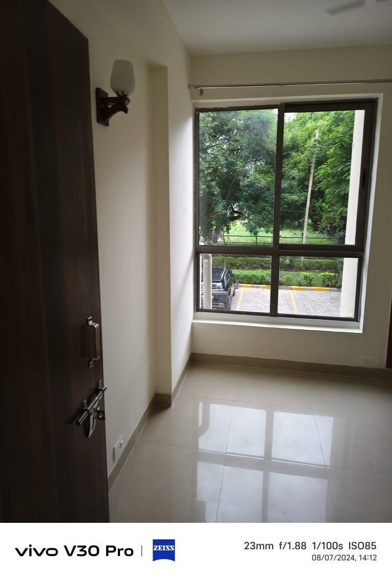 3 BHK Semi-Furnished Flats for Rent in Sector 47, Gurgaon