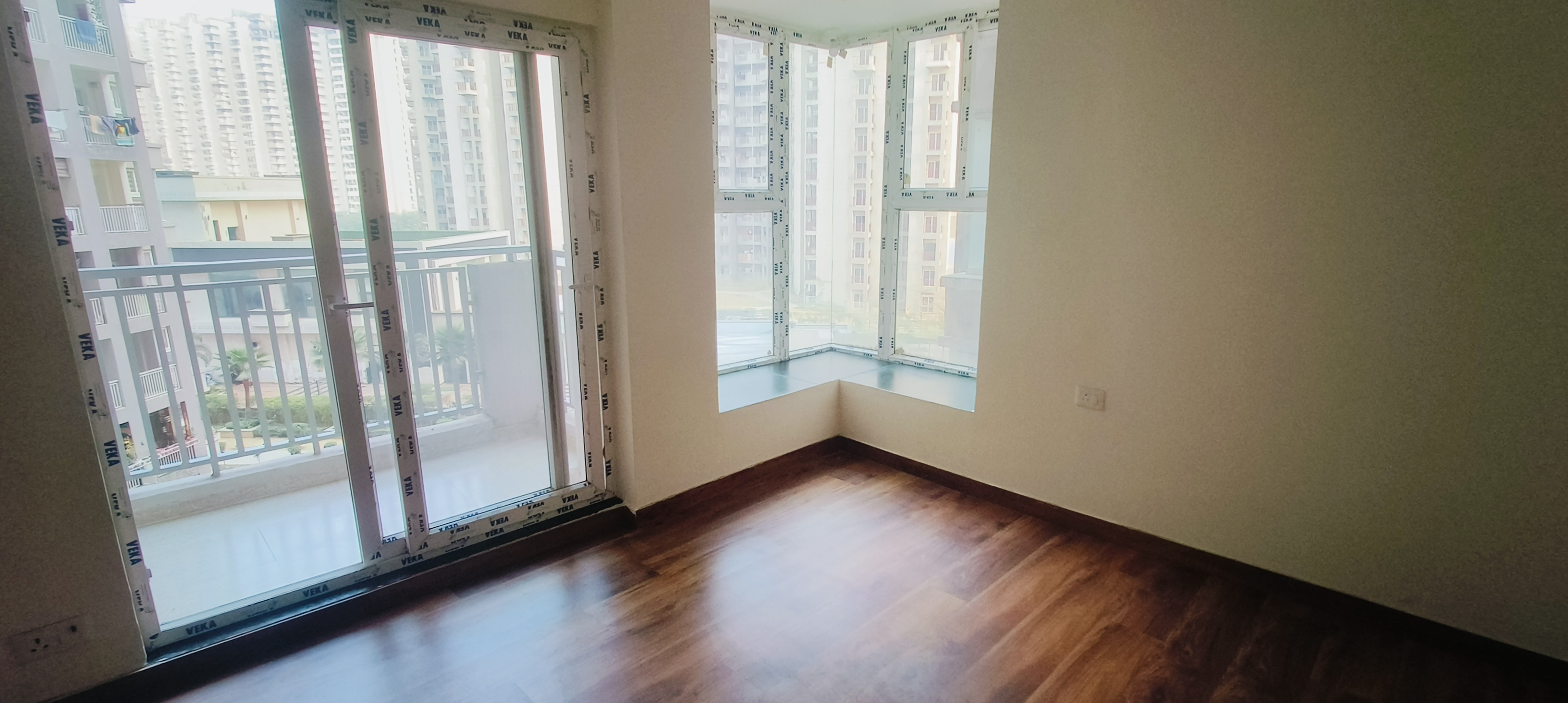 2 BHK Semi Furnished Apartment in Panchsheel Greens 2, Ghaziabad