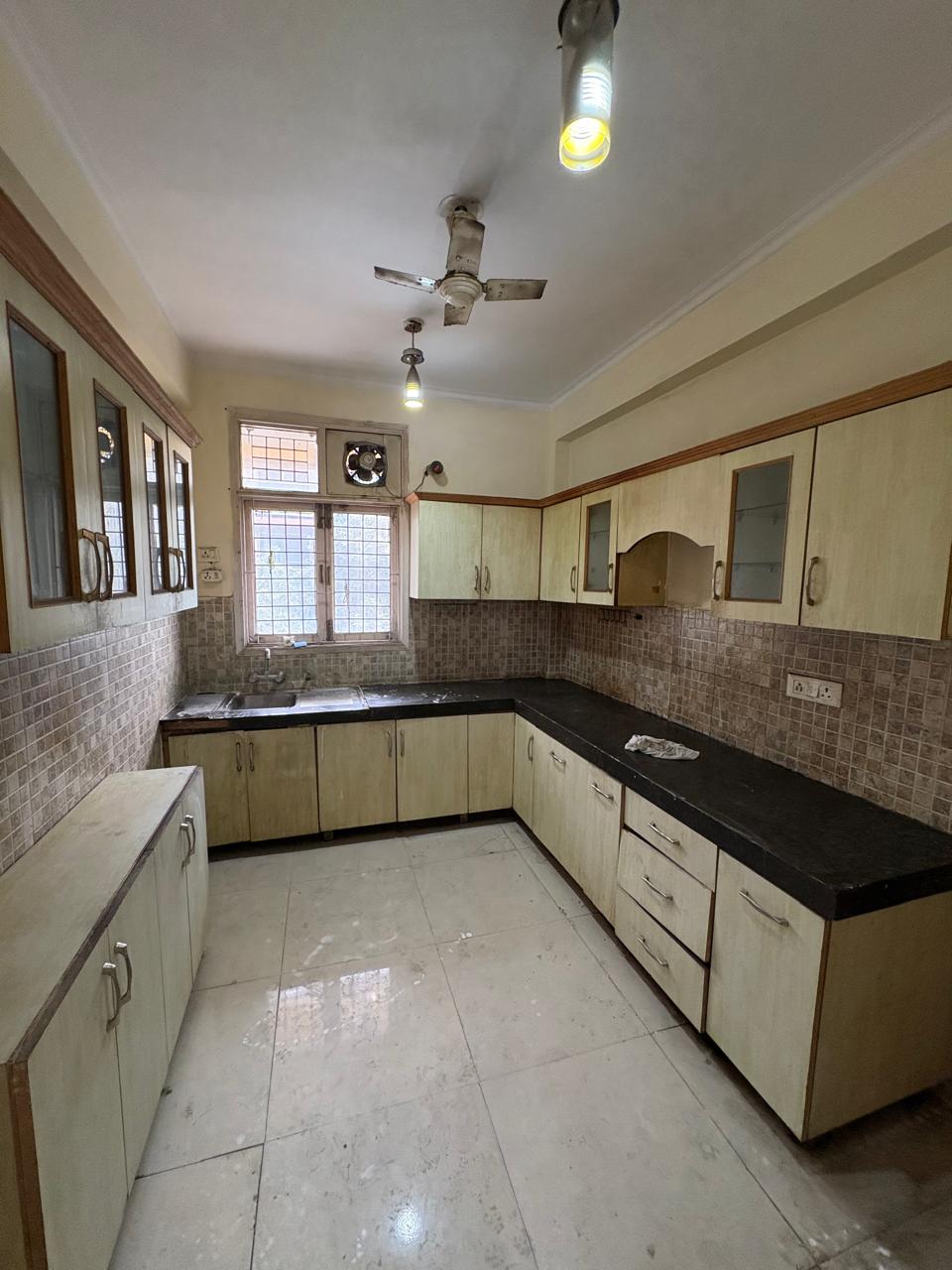3 BHK Semi Furnished Builder Floor for Rent in Sector 57, Gurgaon