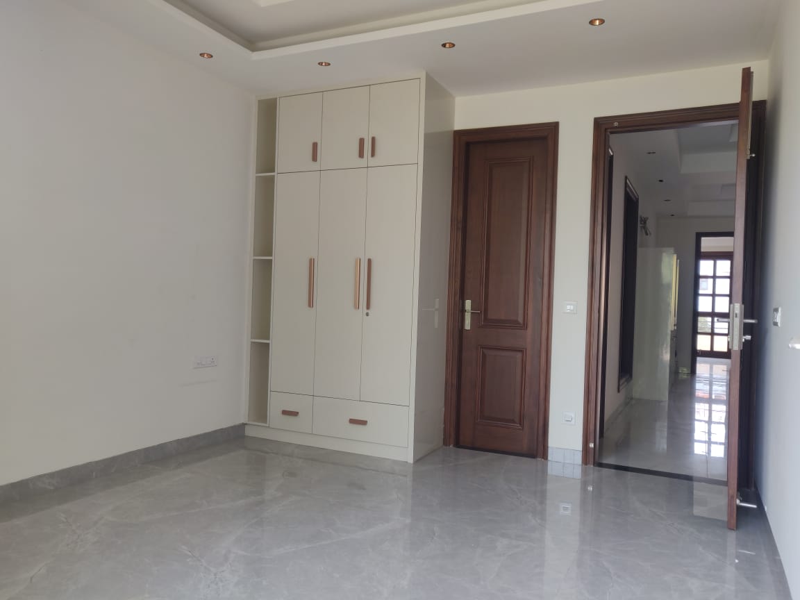 3 BHK Semi Furnished Builder Floor for Rent in Sector 46, Gurugram