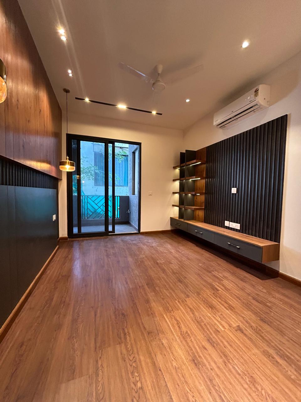 4 BHK Semi-Furnished Floor in Sector 43, Gurgaon