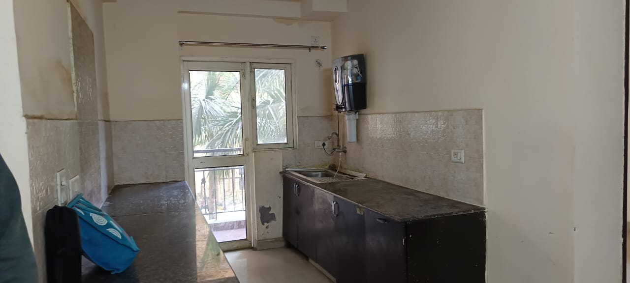 2 BHK Semi-Furnished Apartment on Rent in Sector 75, Noida