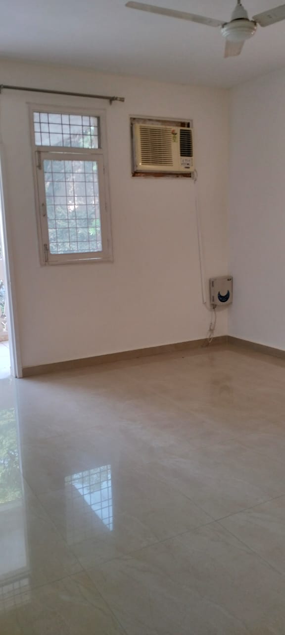 3 BHK Semi Furnished Flat for Rent Sector 53, Gurugram