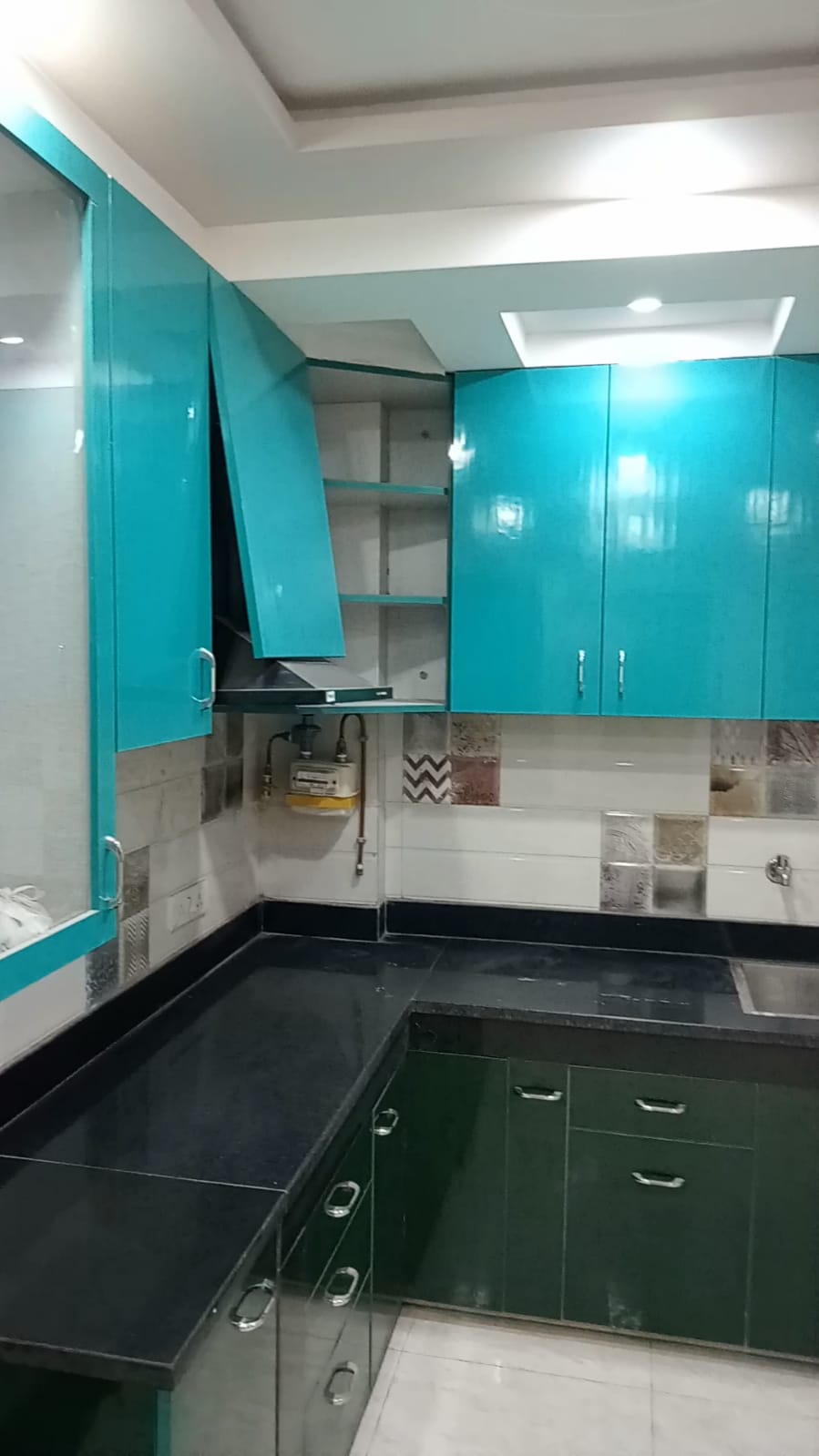 3 BHK Semi Furnished Flat for Rent in Uttam Nagar, New Delhi