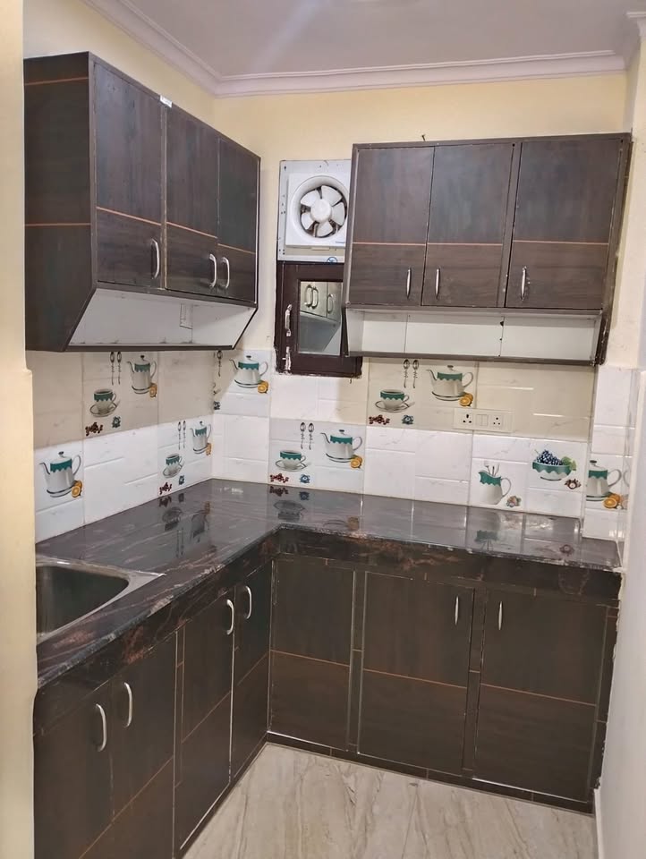 1 RK Semi-Furnished Flat in Dwarka Sector 10, Delhi