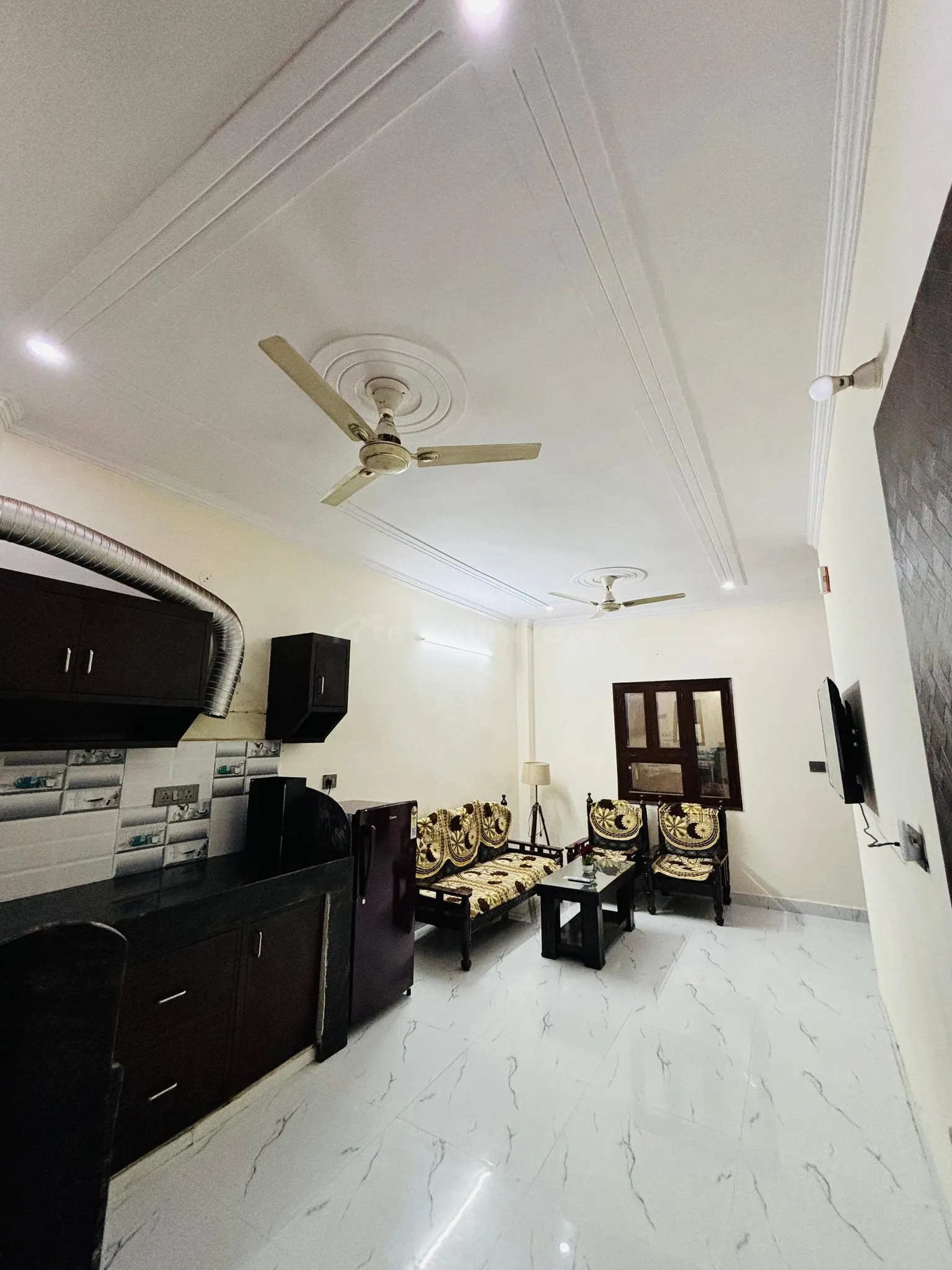 2 BHK Semi Furnished Builder Floor for Rent in Palam Vihar, Gurugram