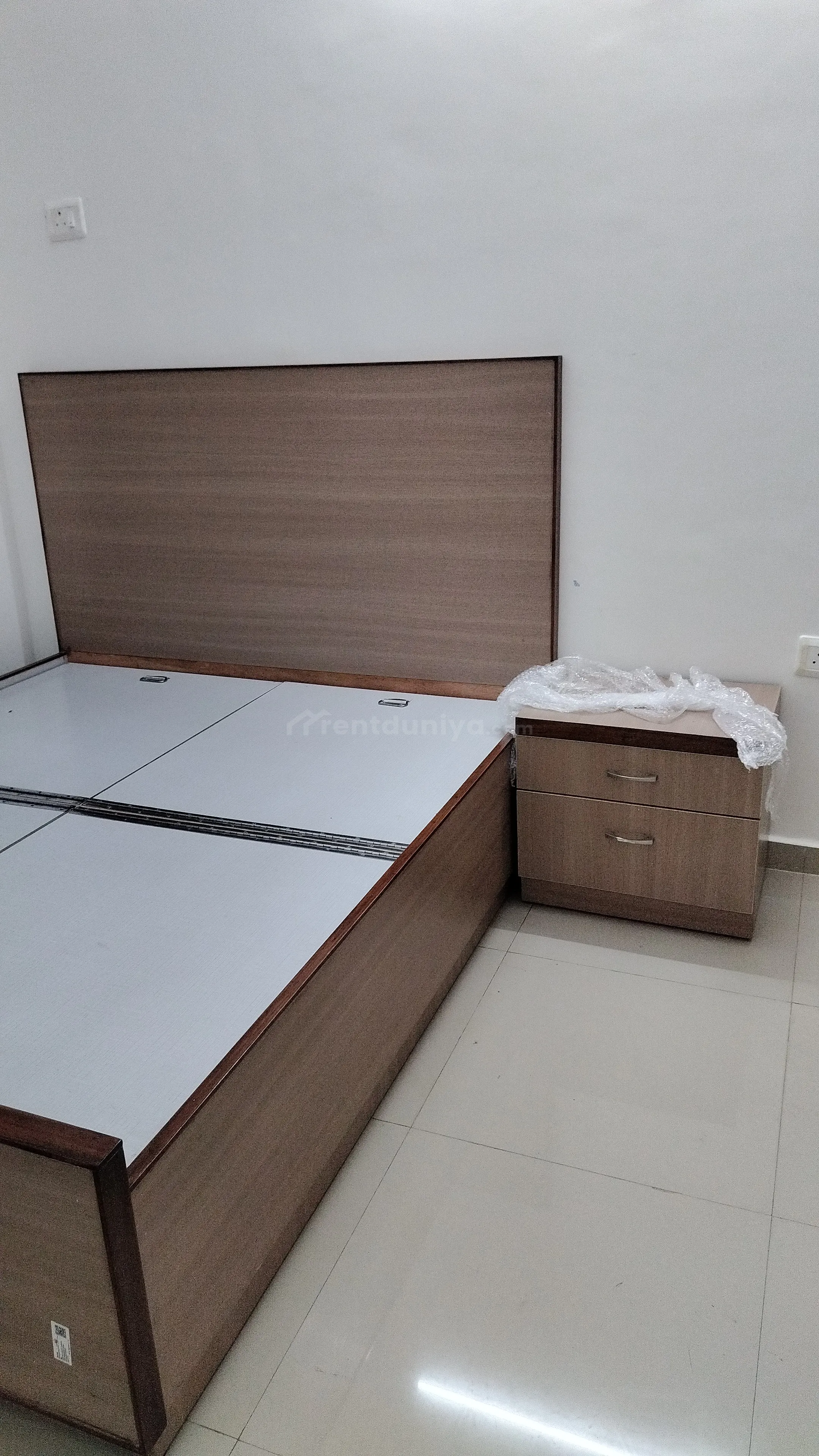 2 BHK Semi Furnished Flat for Rent in Sector 86, Gurugram
