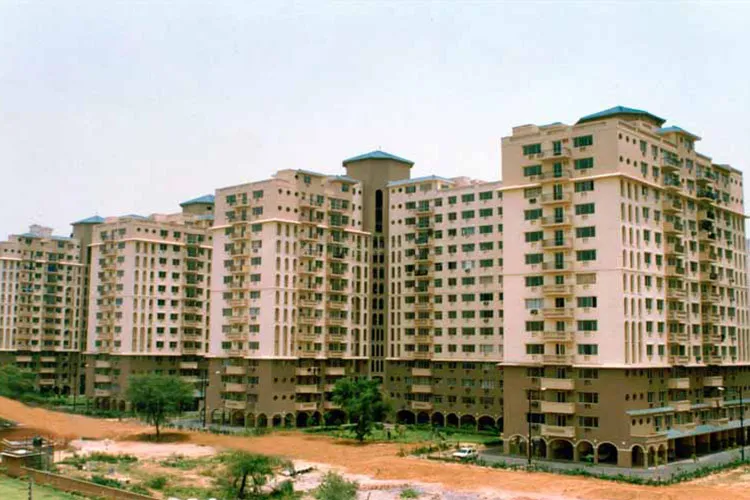 3 BHK Semi Furnished Apartment for rent in DLF Phase Gurugram